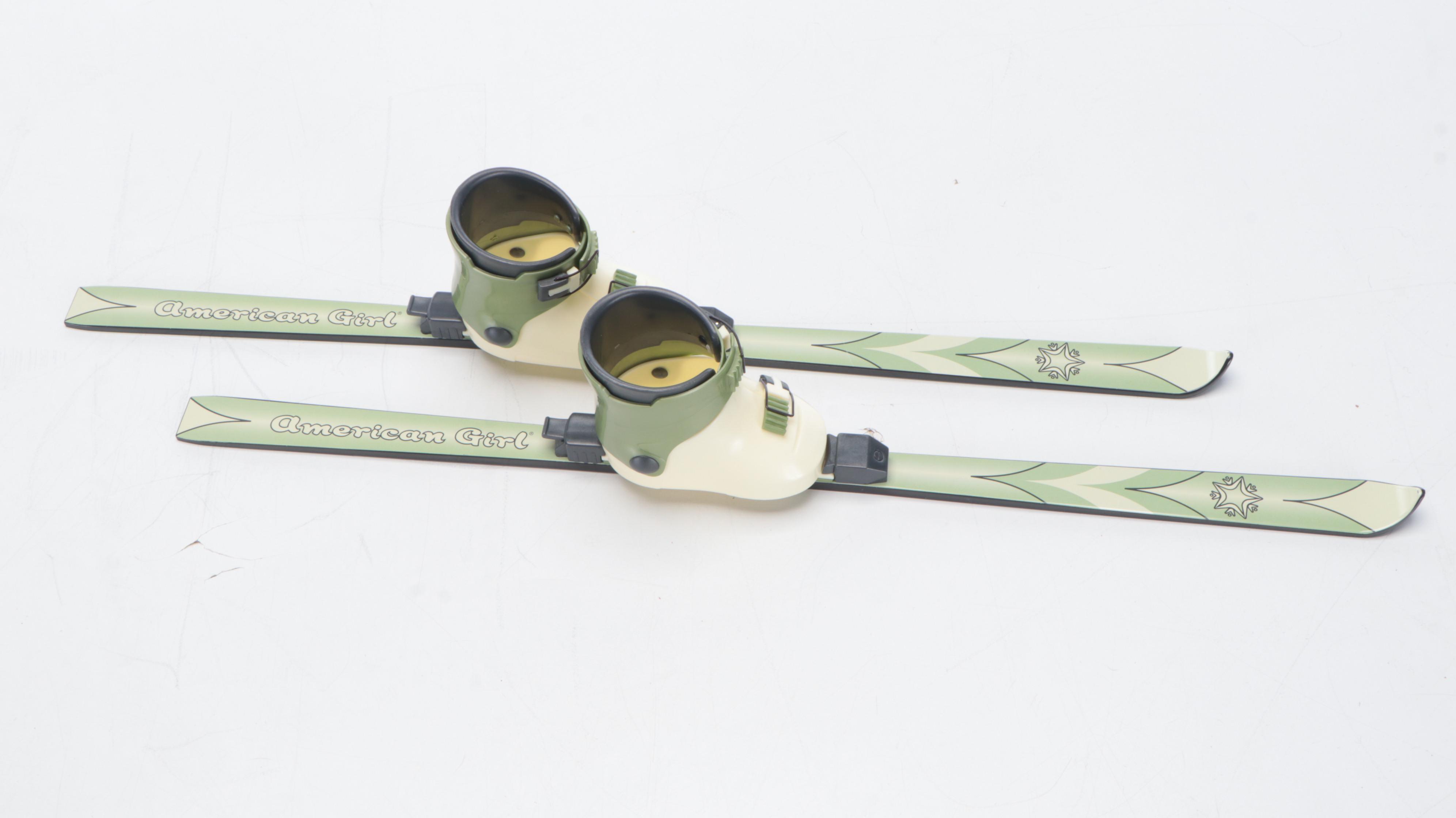 American Girl Doll Lindsey Bergman with Outfits, Trunk and Chest, 2008