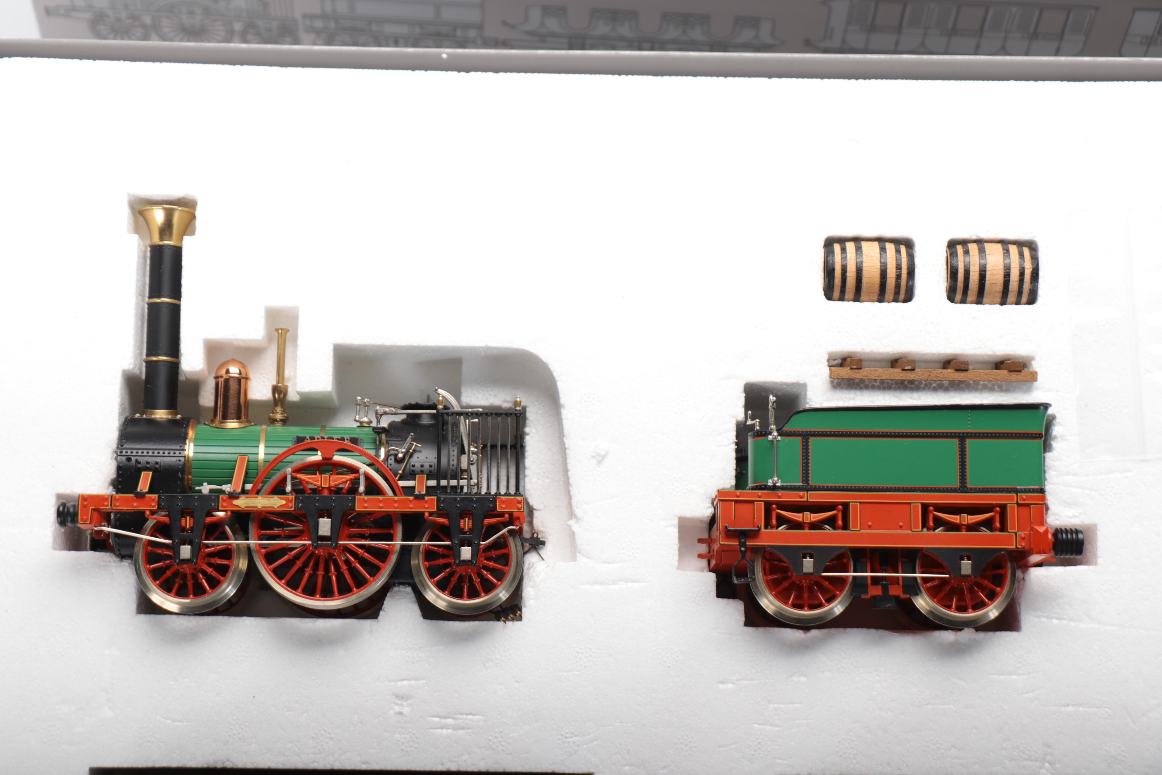 Marklin Plastic Electric Train Cars and Track