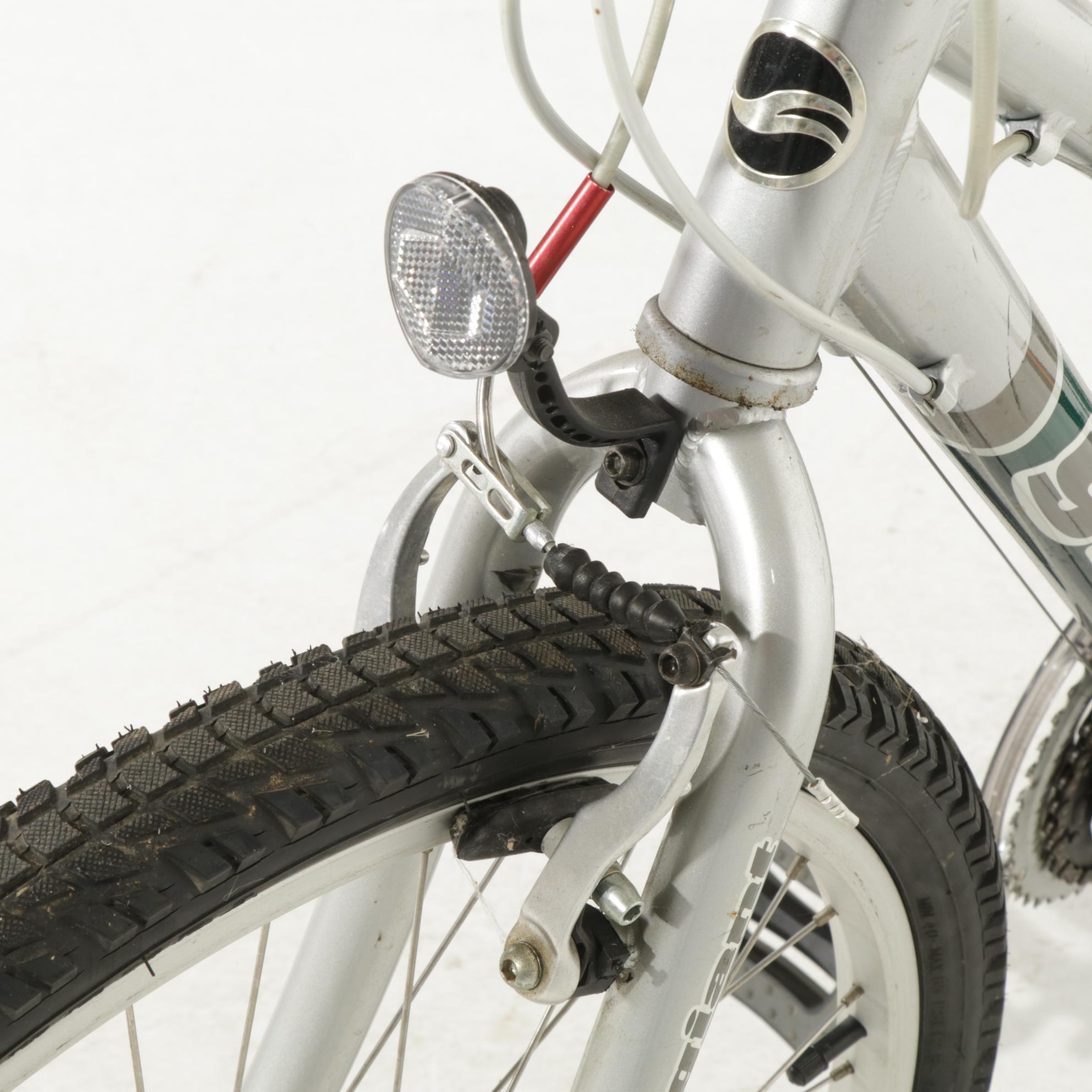 Giant Sedona DX Seven-Speed Hybrid Bicycle