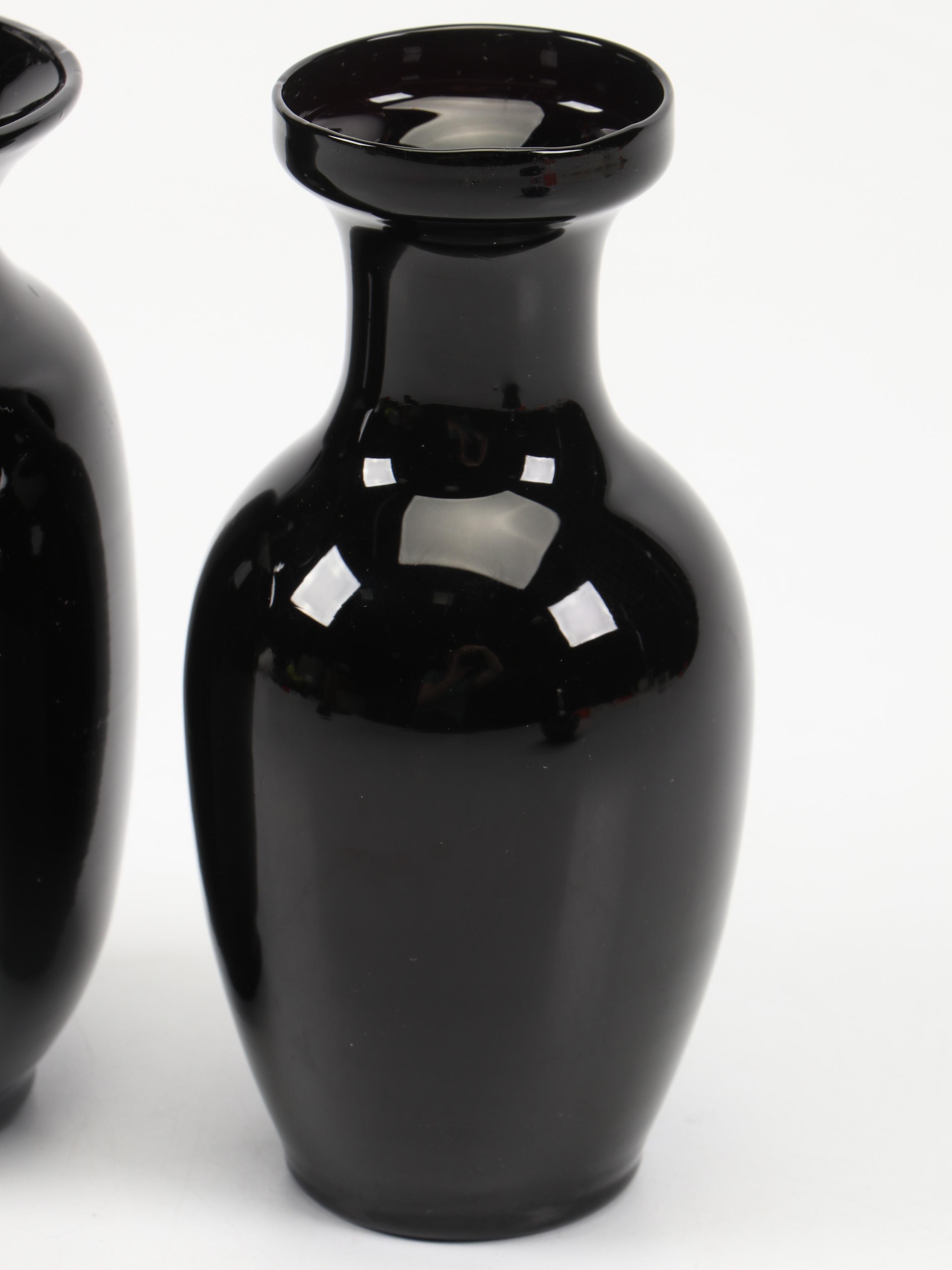 Mitchell's Glass Swan Bowl with Two's Company Inc. Bud Vases