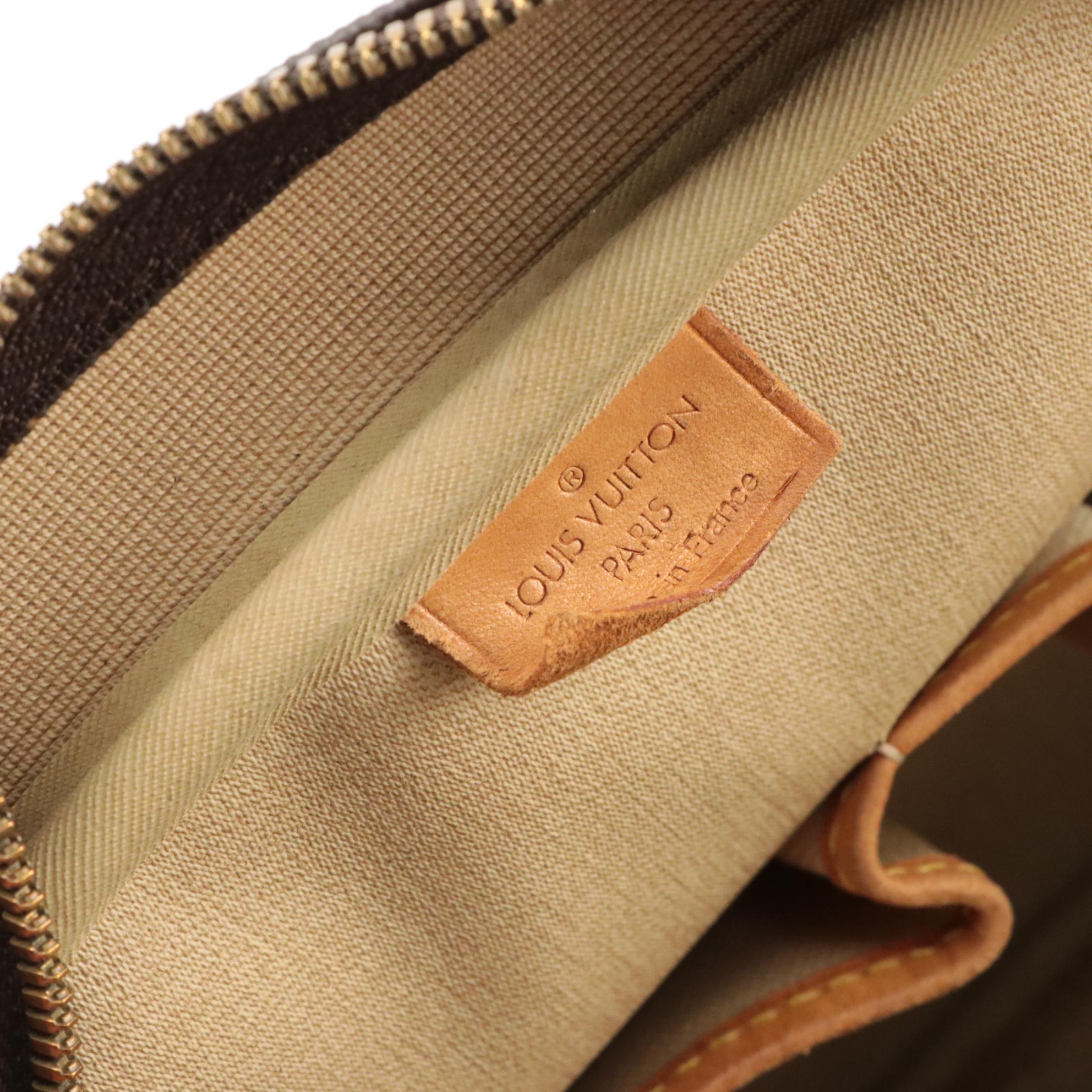 Louis Vuitton Deauville Handbag in Monogram Canvas and Vachetta Leather