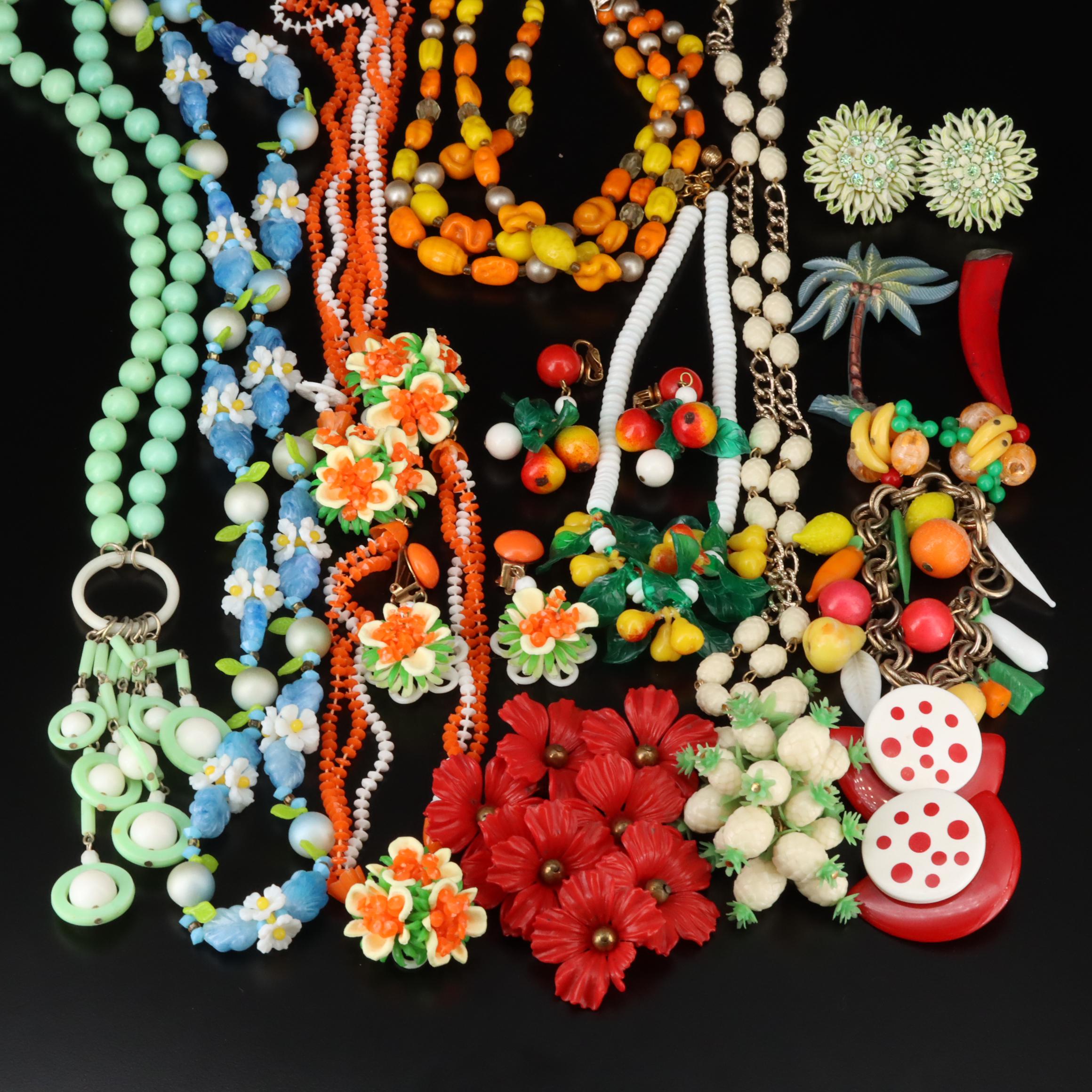 Early and Vintage Plastic Jewelry