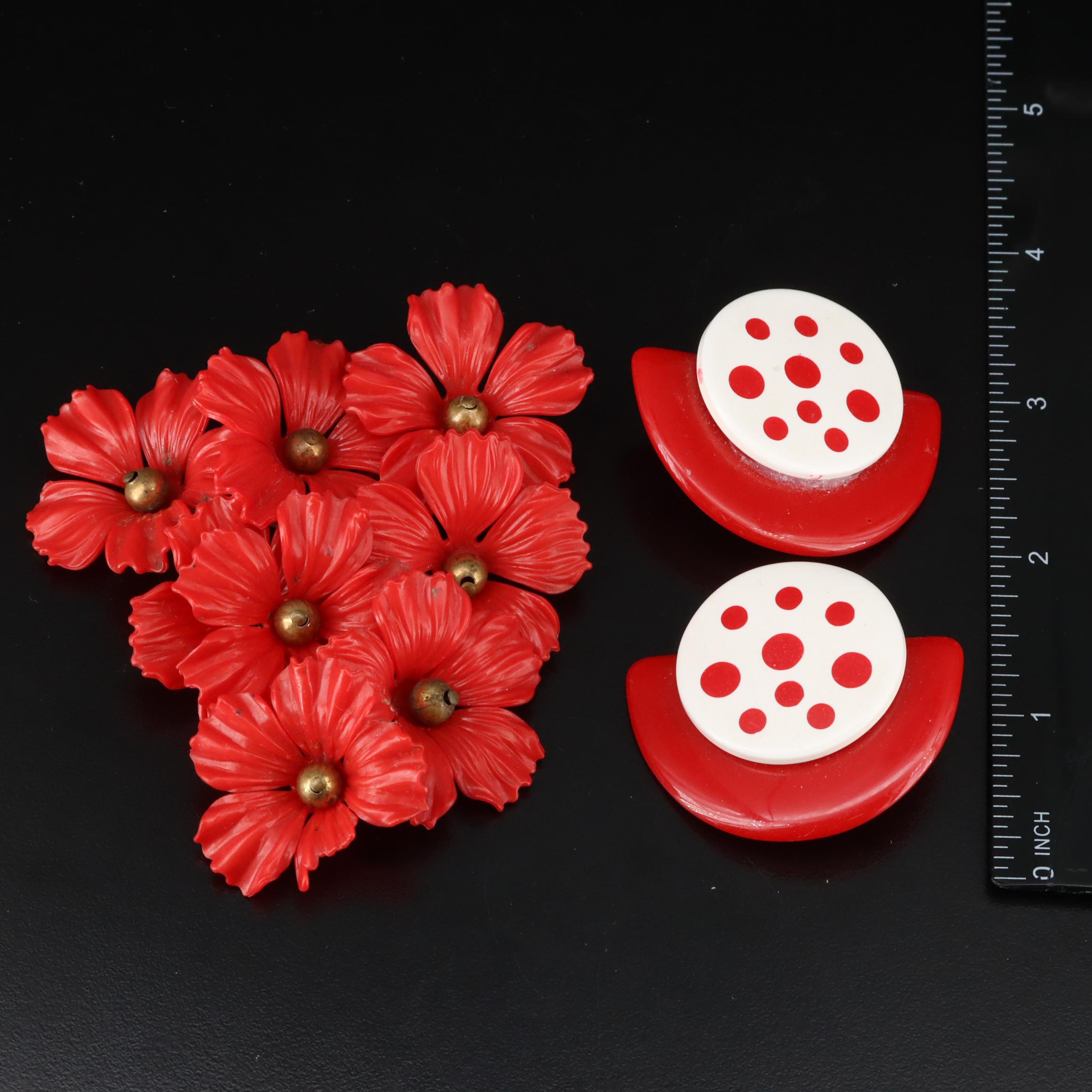 Early and Vintage Plastic Jewelry