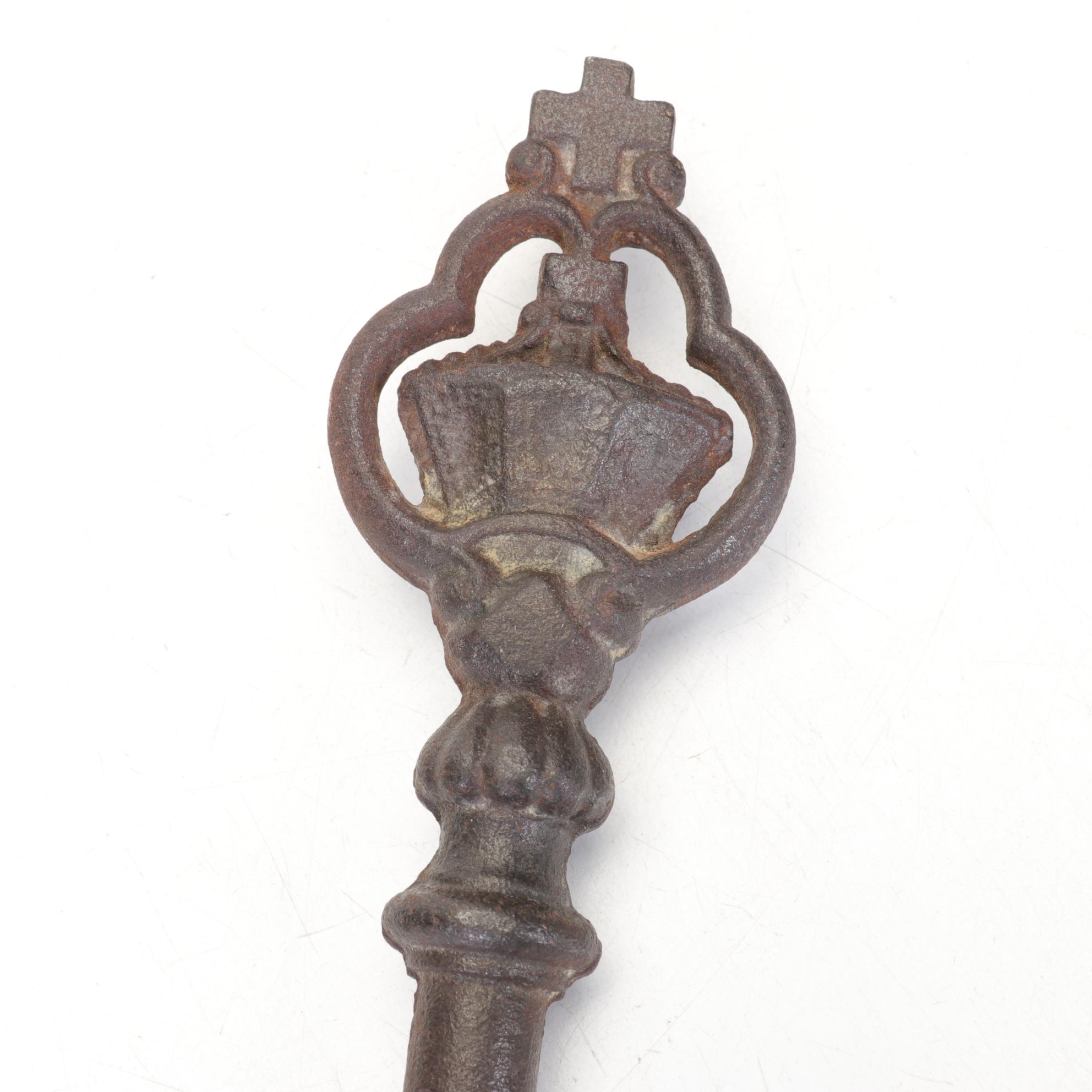 Cast Iron Crown Skeleton Key with Cylinder Padlock