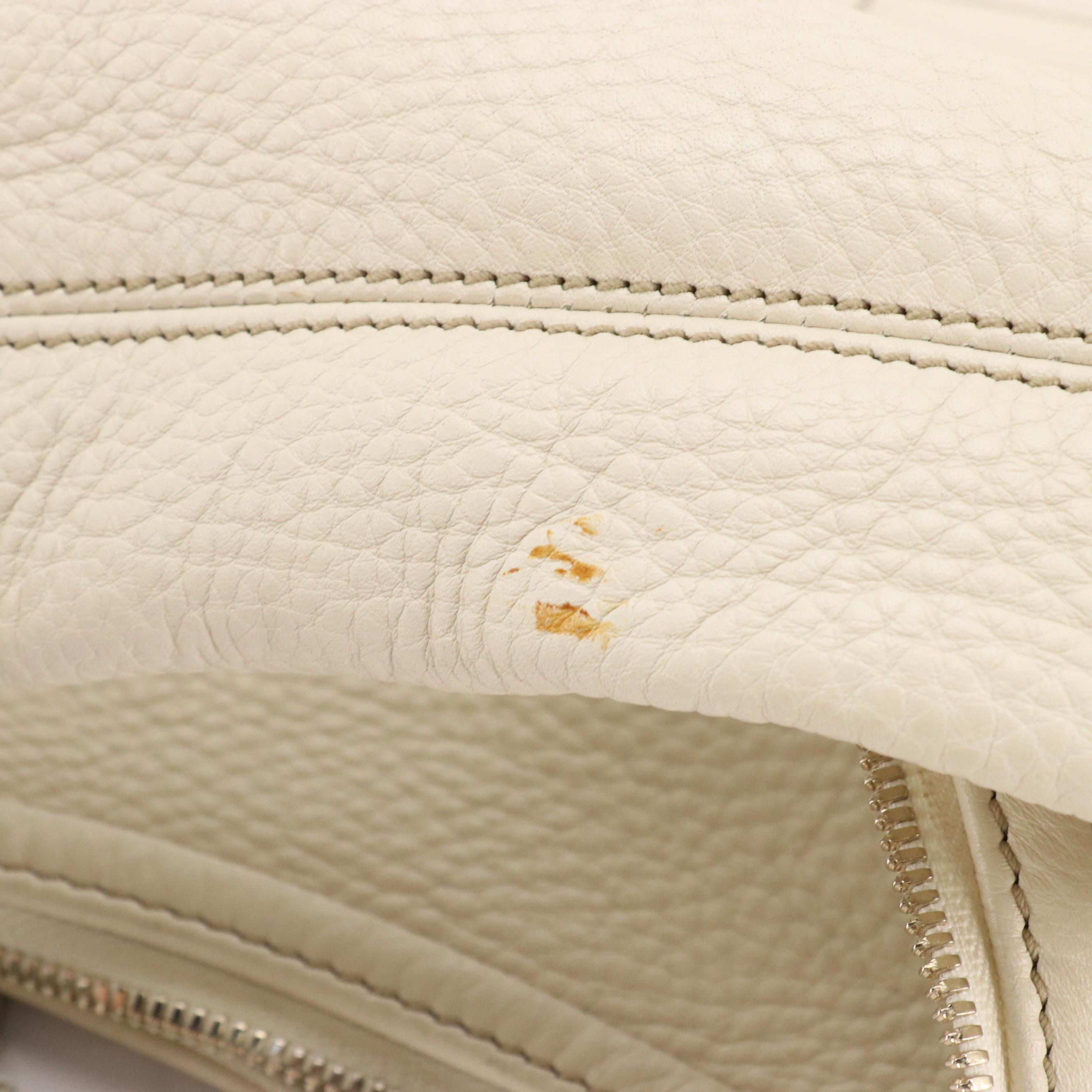 Gucci Soho Large Hobo Shoulder Bag in Ivory Grained Leather with Tassel