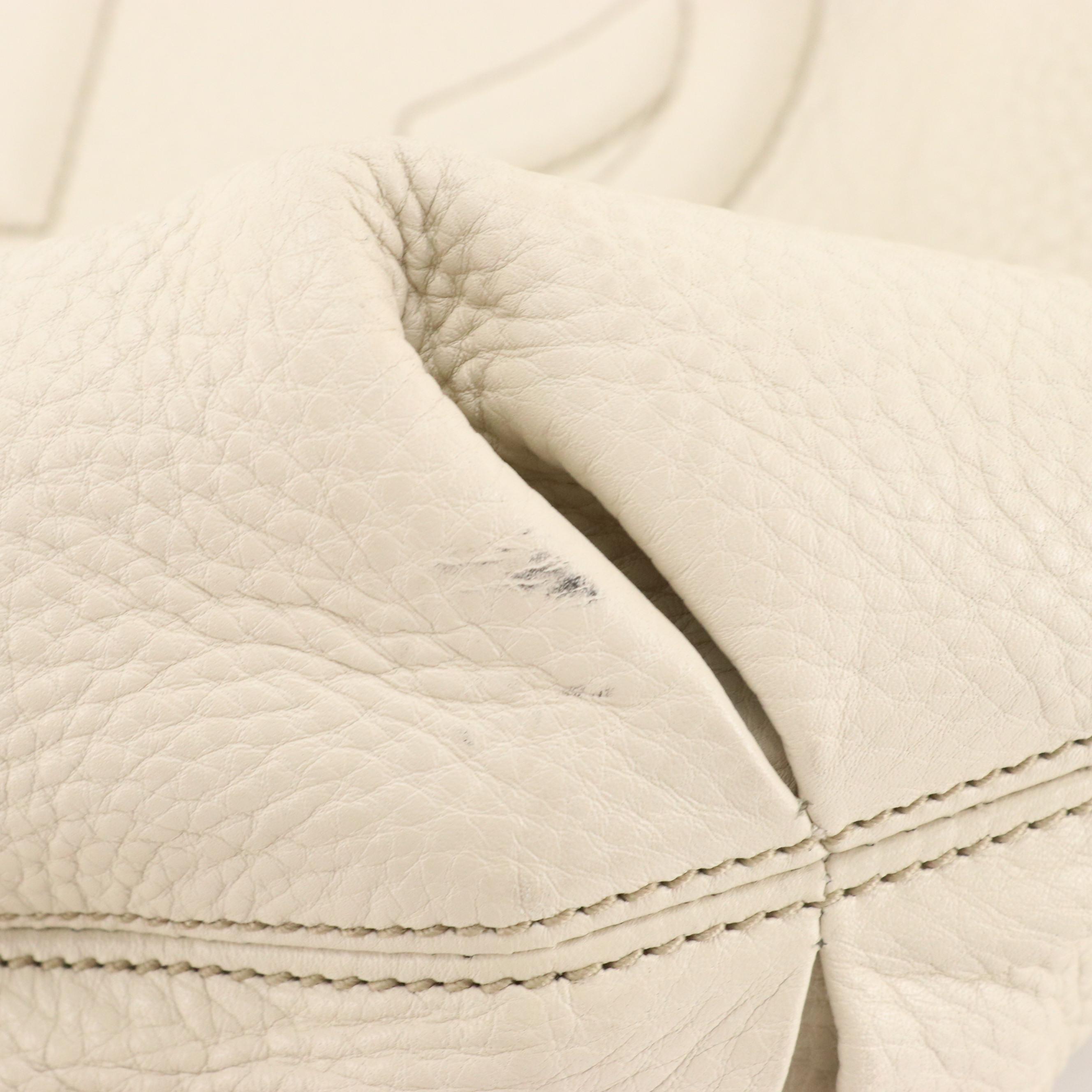 Gucci Soho Large Hobo Shoulder Bag in Ivory Grained Leather with Tassel