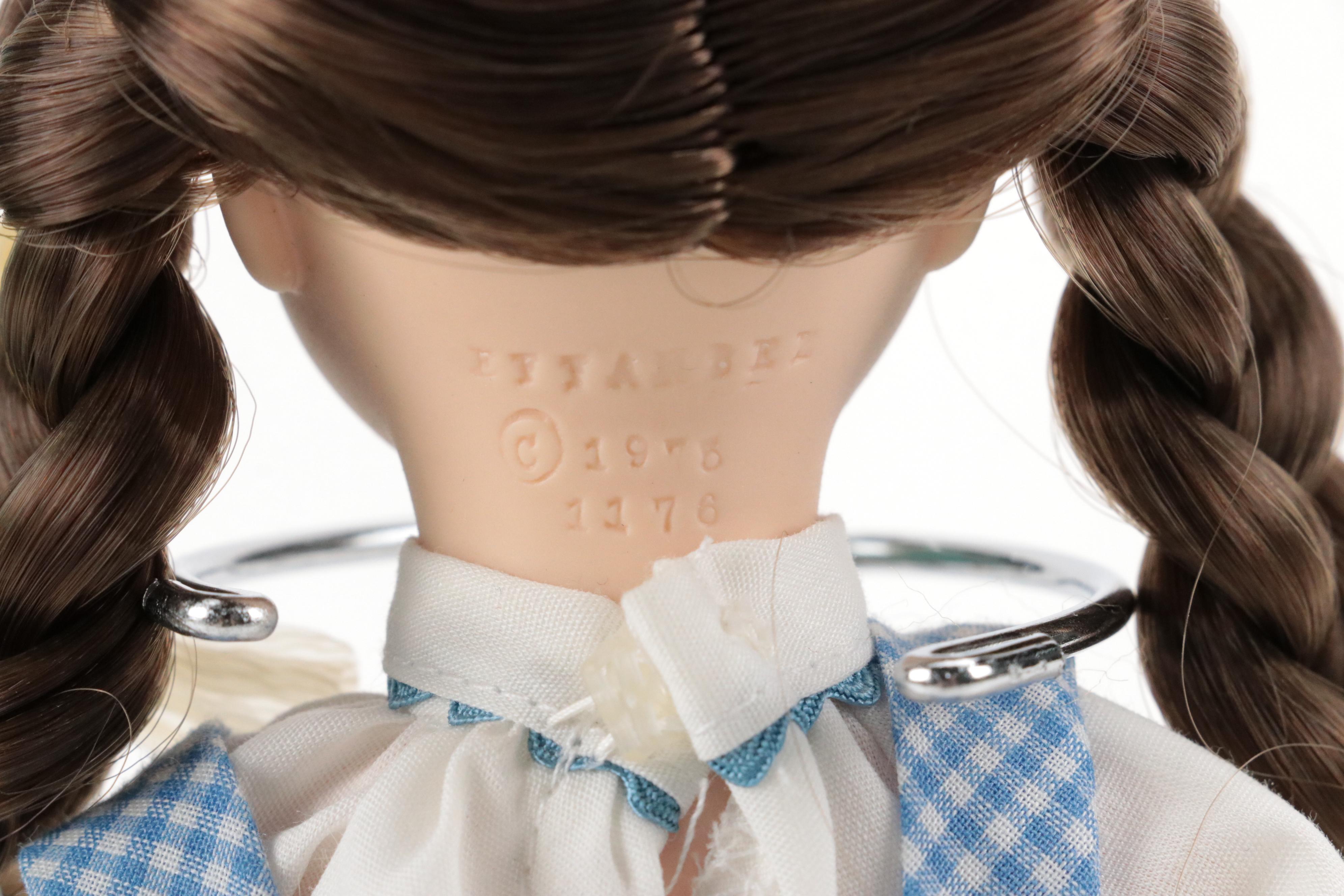 Presents Wizard of Oz "Lion," "Scarecrow," "Tin Man" and More with Other Doll