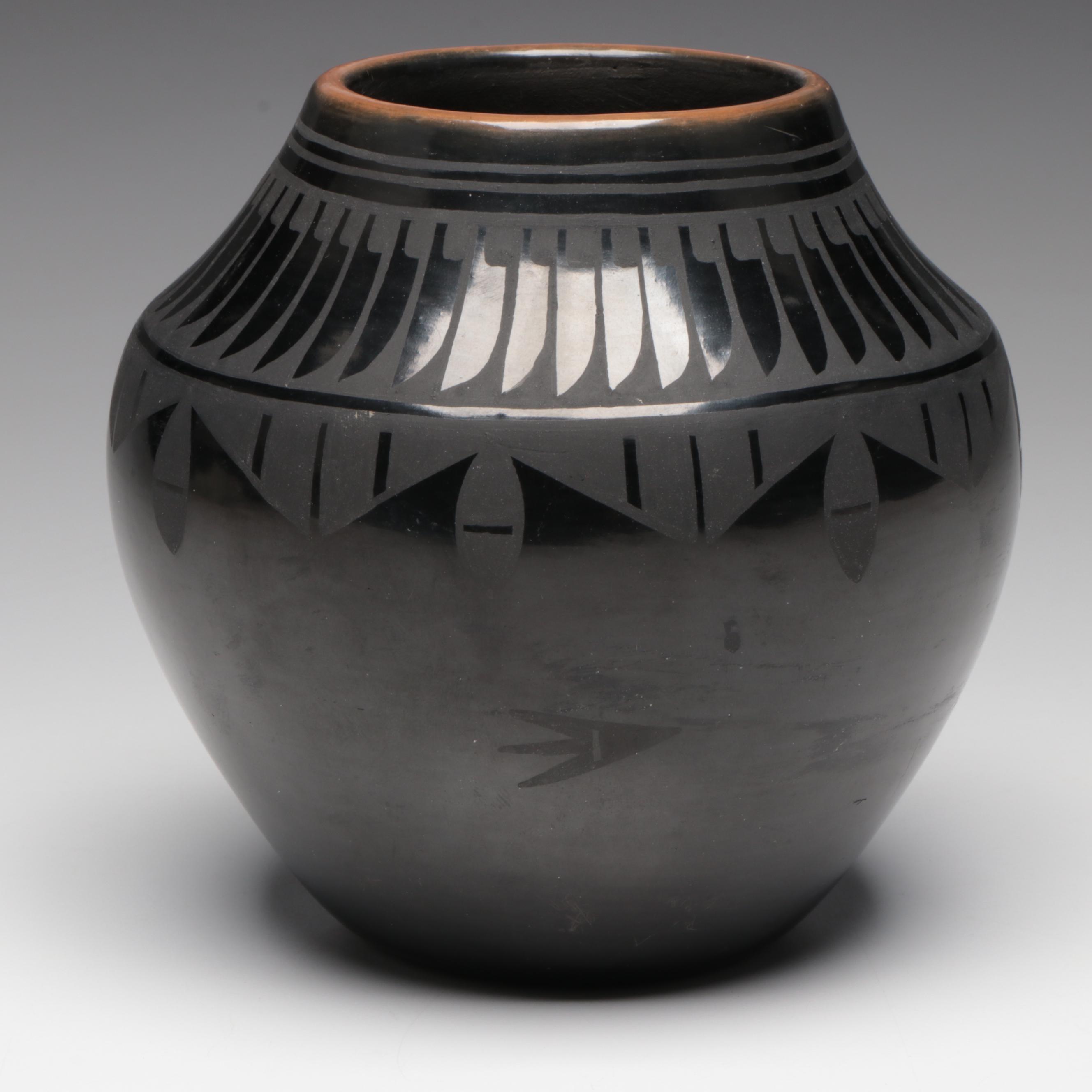 Cavan Gonzales "Eagle Tail" San Ildefonso Pueblo Blackware Pottery Vase
