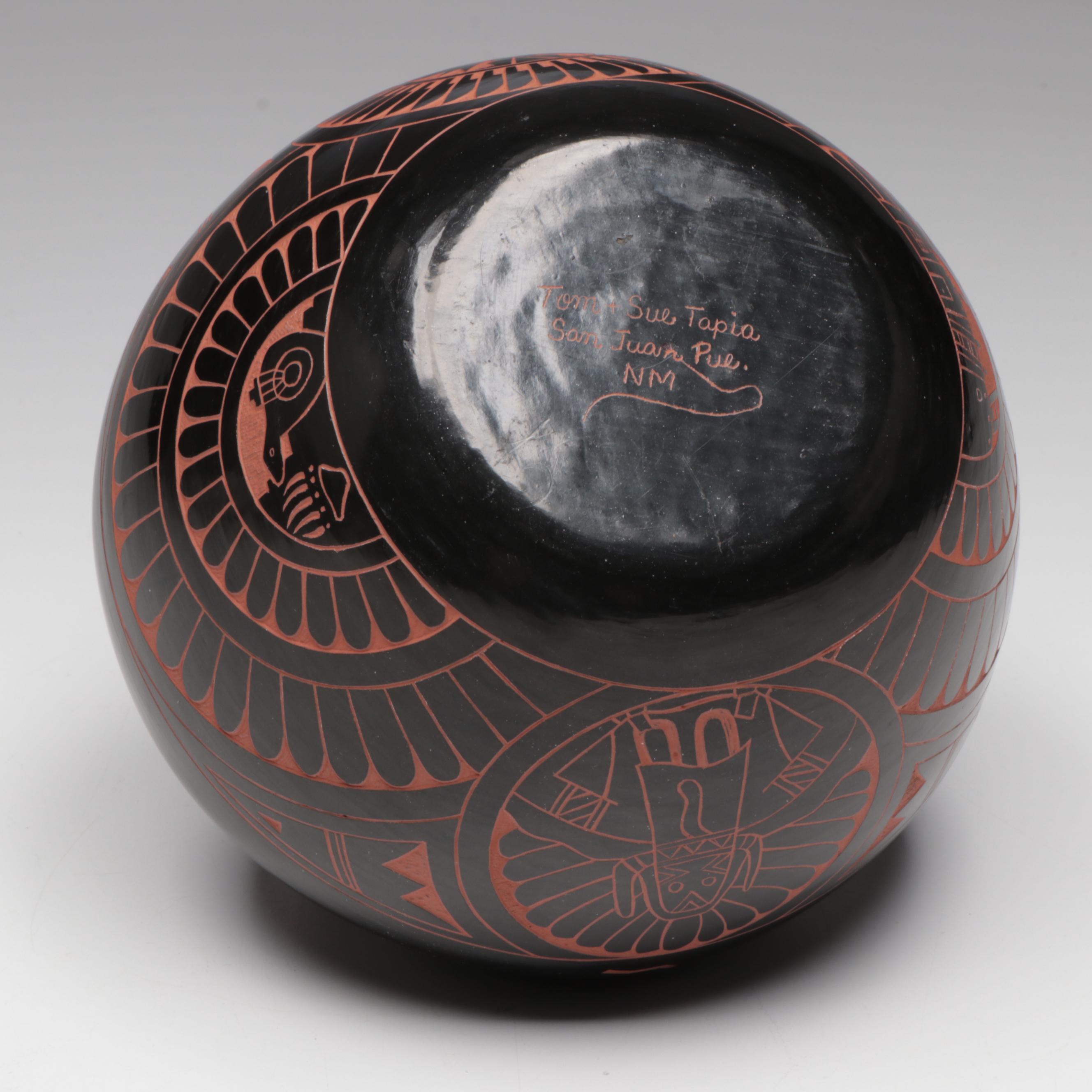 Tom and Sue Tapia San Juan Pueblo Sgraffito Art Pottery Vase