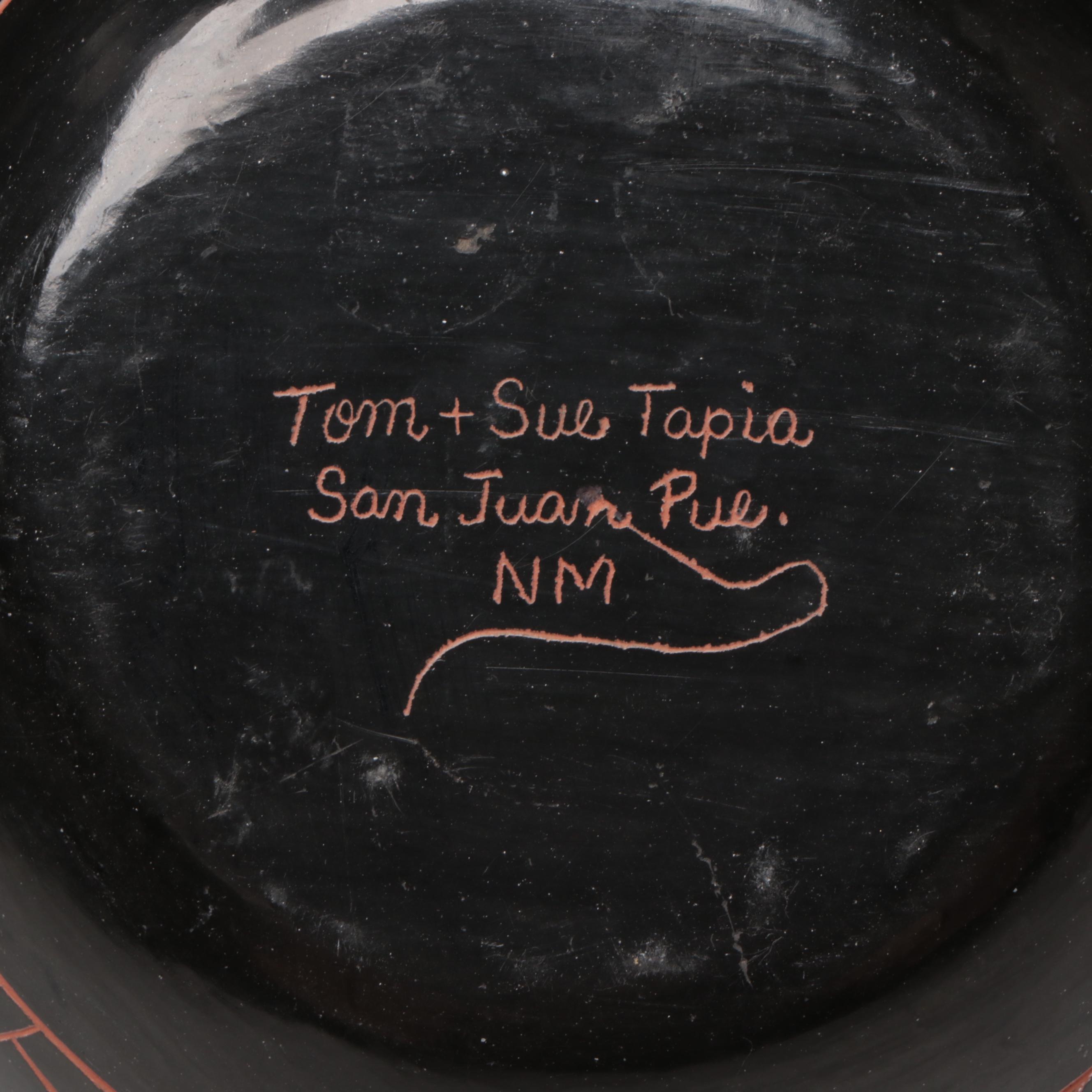 Tom and Sue Tapia San Juan Pueblo Sgraffito Art Pottery Vase