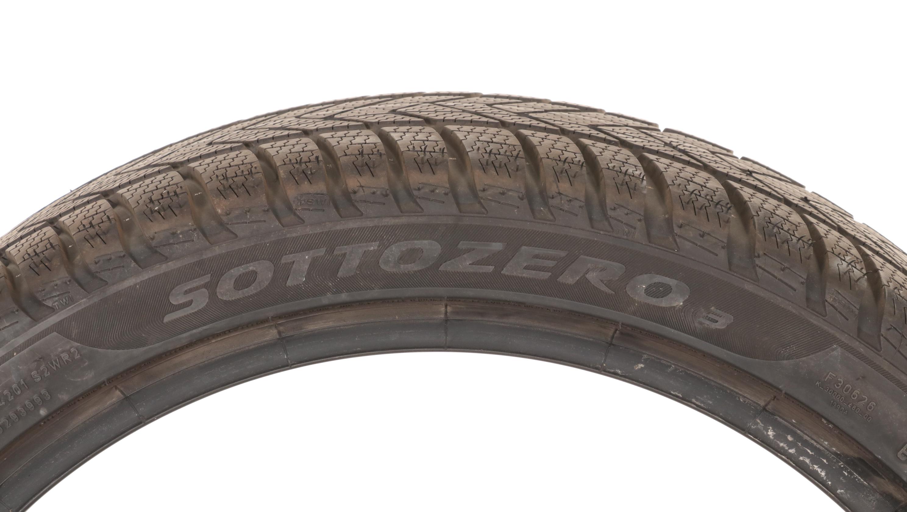 Four Pirelli Winter Sottozero Tires Featuring 225/40R19 and 255/35R19