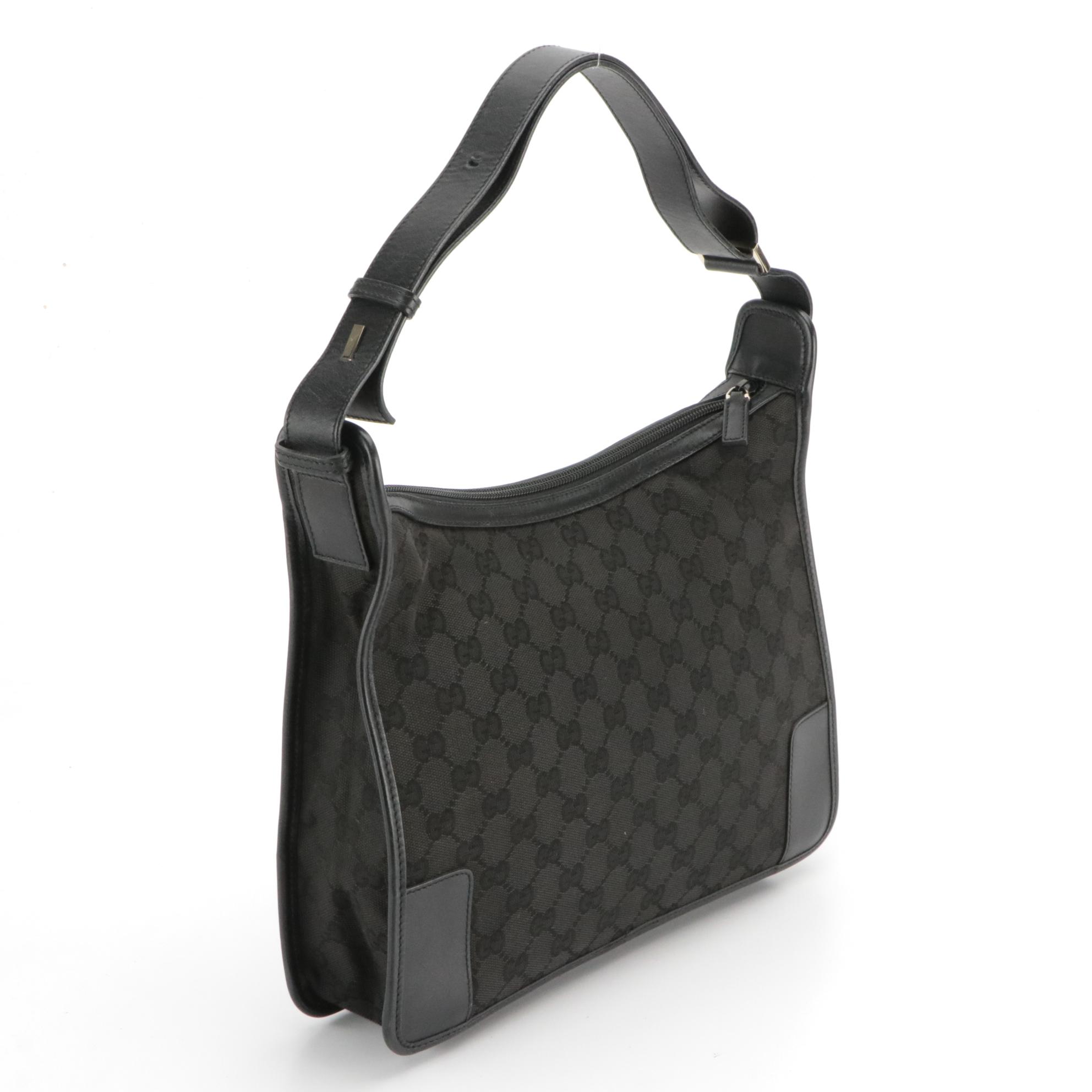 Gucci Shoulder Bag in Black GG Canvas and Leather