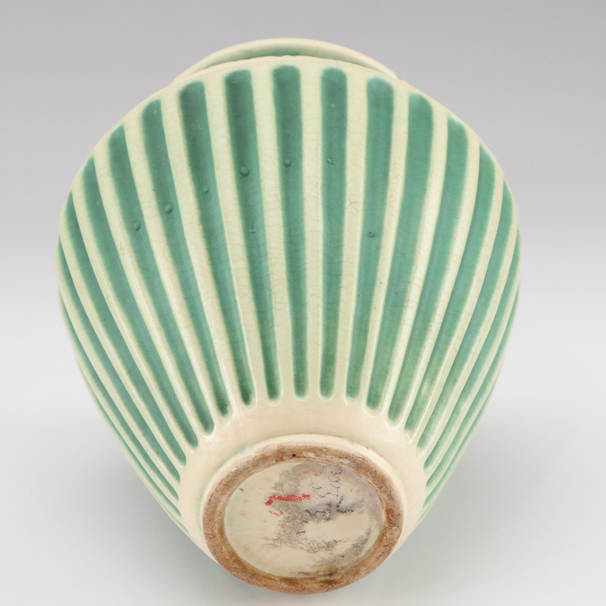 Roseville Pottery "Corinthian" 6" Vase, 1920s