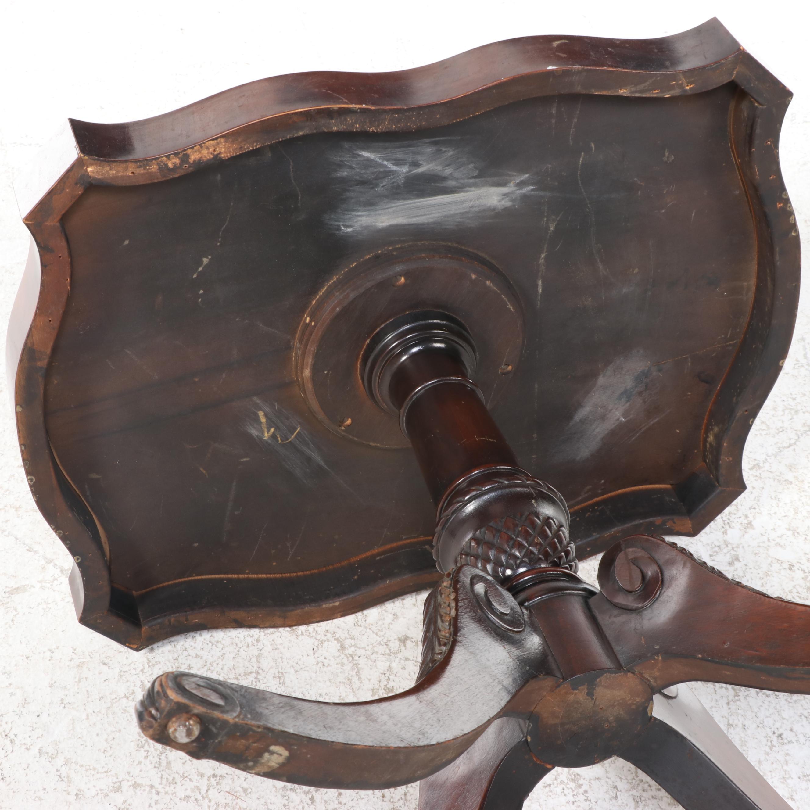 Duncan Phyfe Style Mahogany Finish Leather Top Side Table, Mid-20th Century