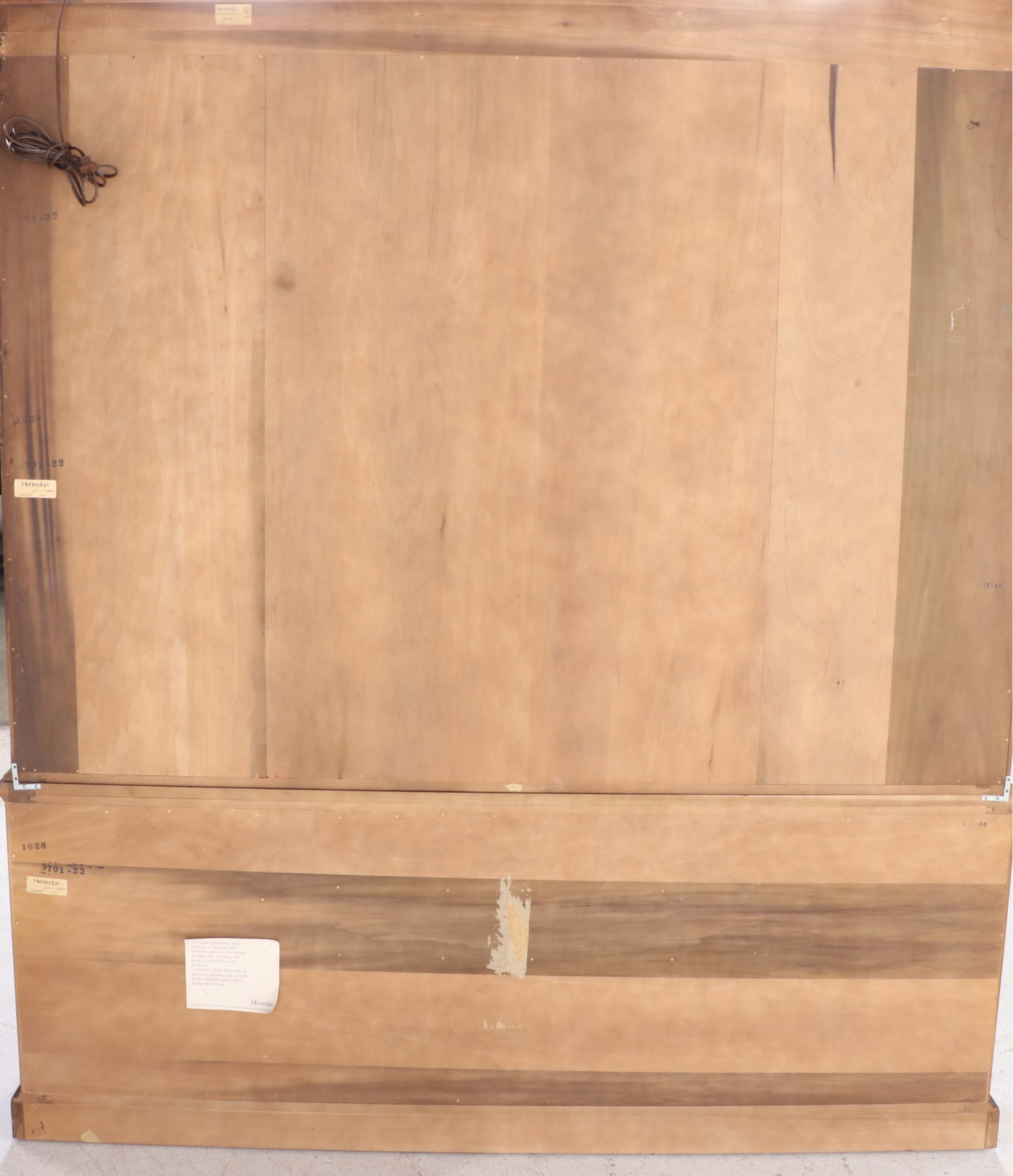 Henredon "Aston Court" Burl Wood and Mahogany Breakfront China Cabinet