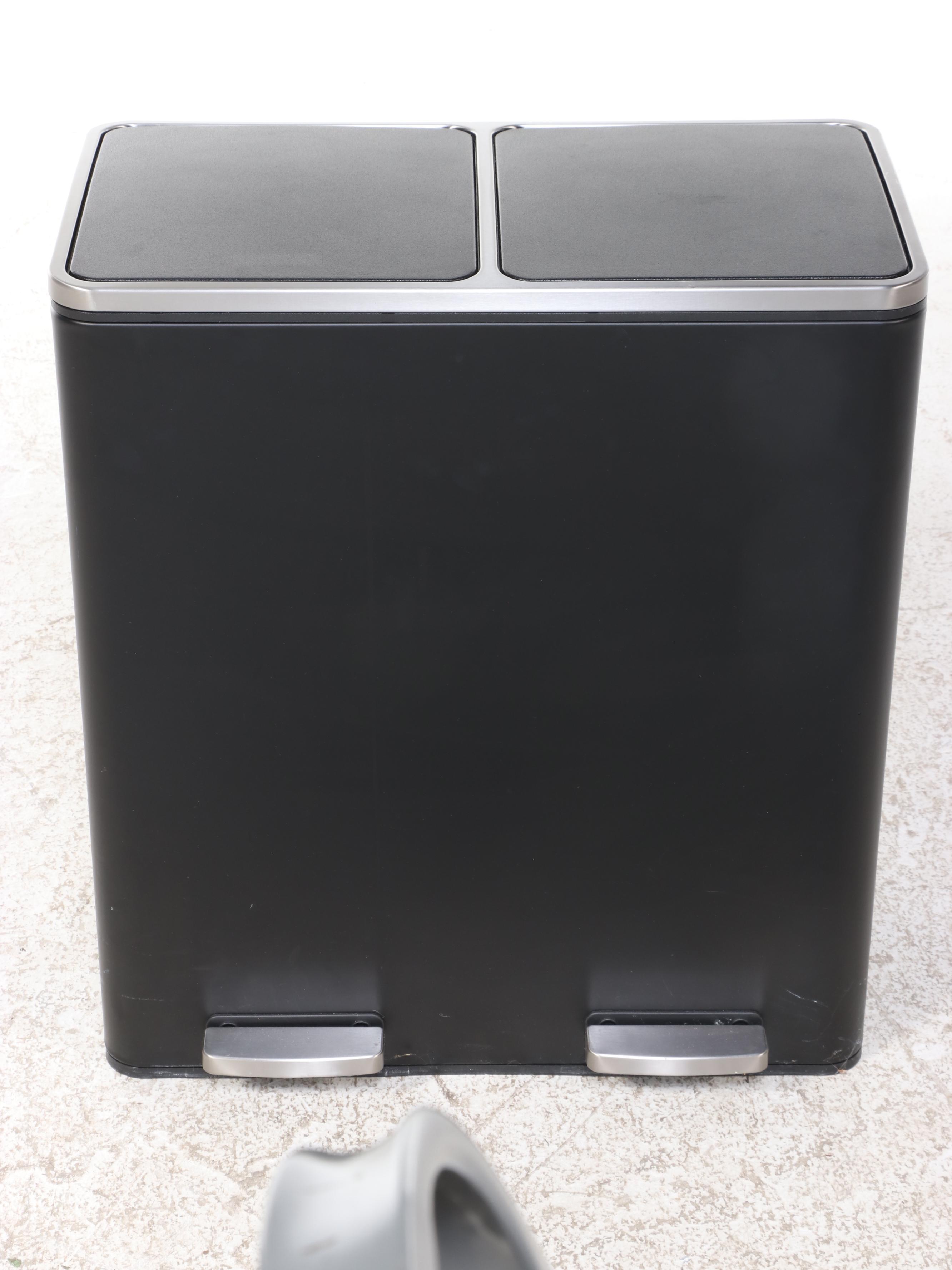 Dual Trash Can