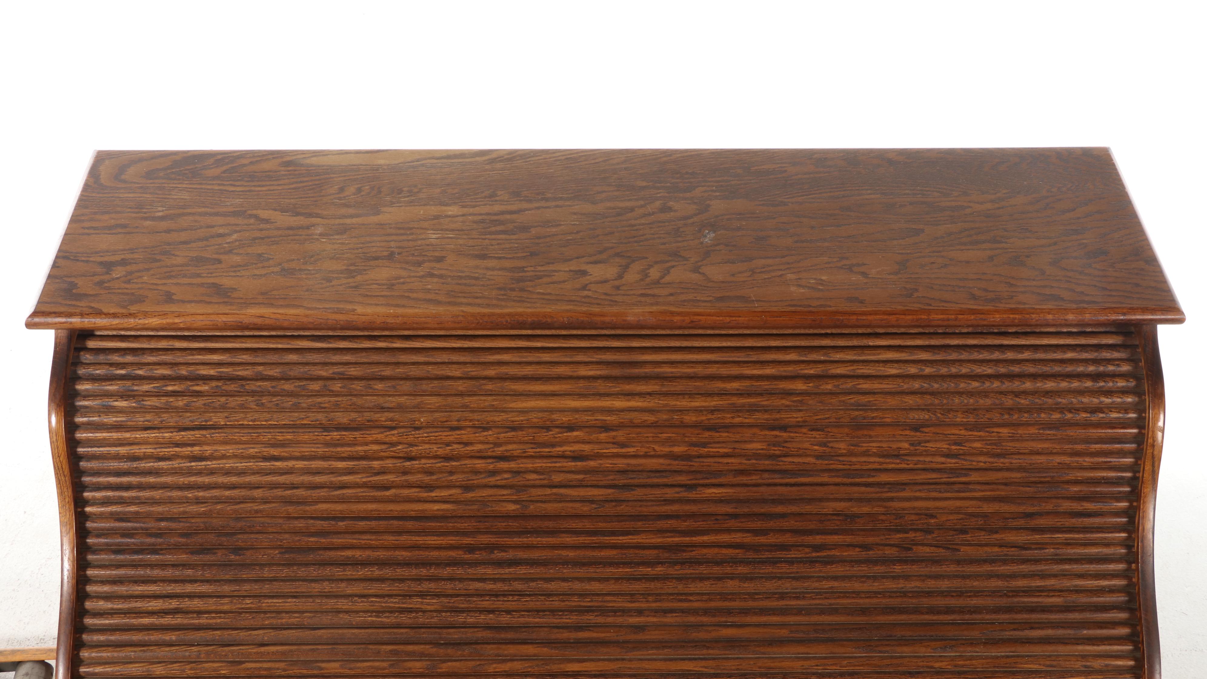 Riverside Furniture "Oak Creek" Roll-Top Desk, Late 20th Century