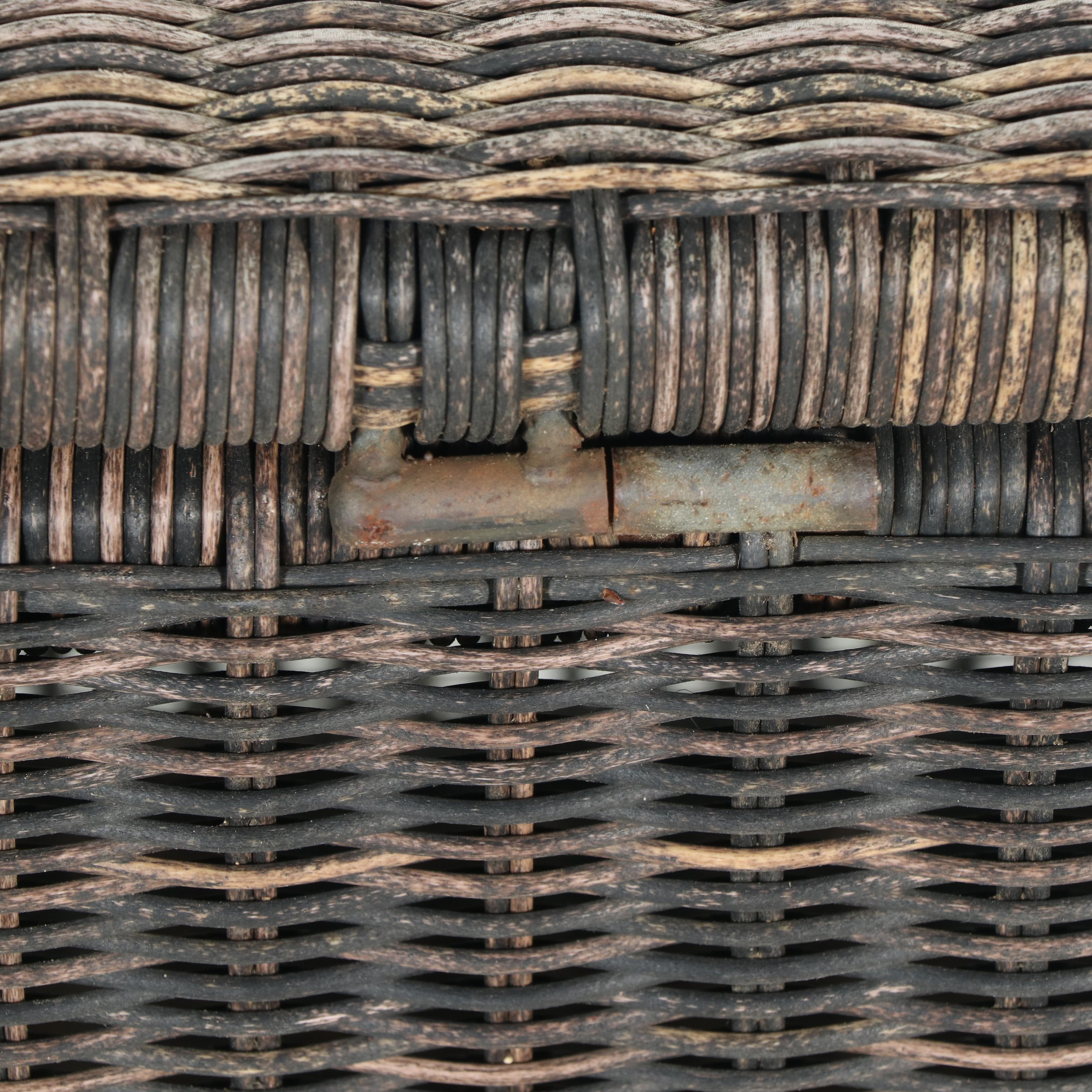 Wicker Lift-Lid Deck Box