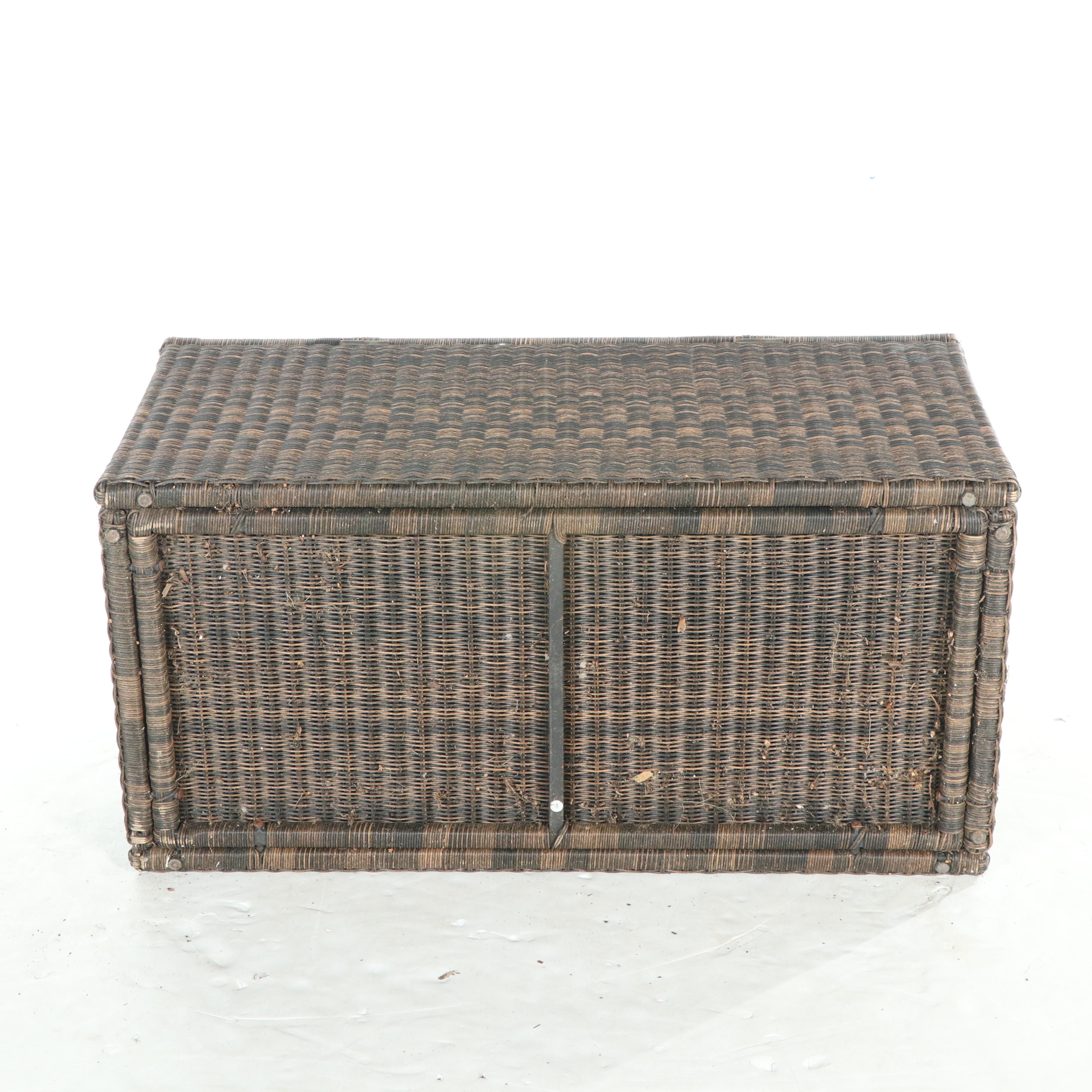 Wicker Lift-Lid Deck Box