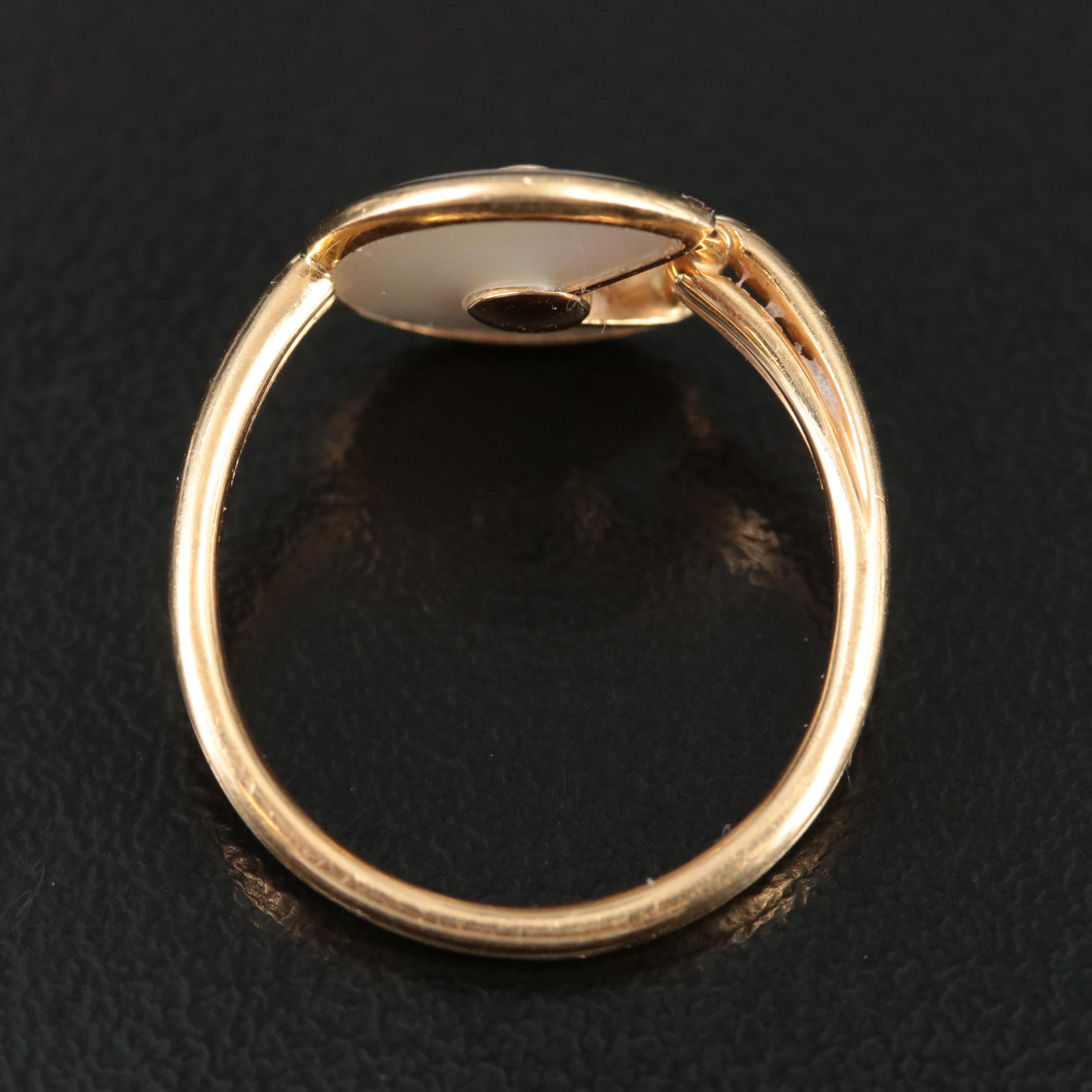 Cartier Amulette de Cartier 18K Mother of Pearl and Diamond Ring