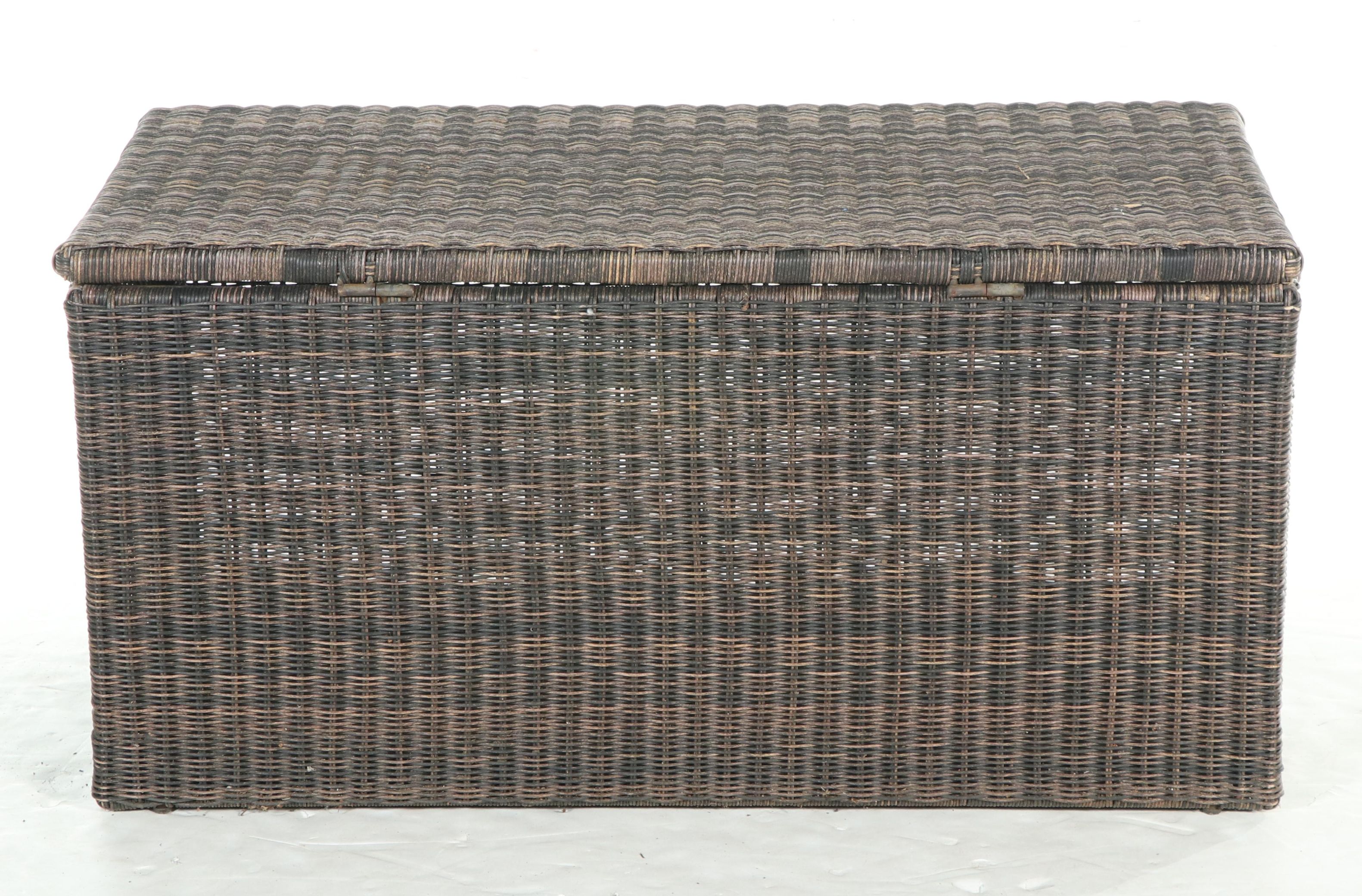 Wicker Lift-Lid Deck Box