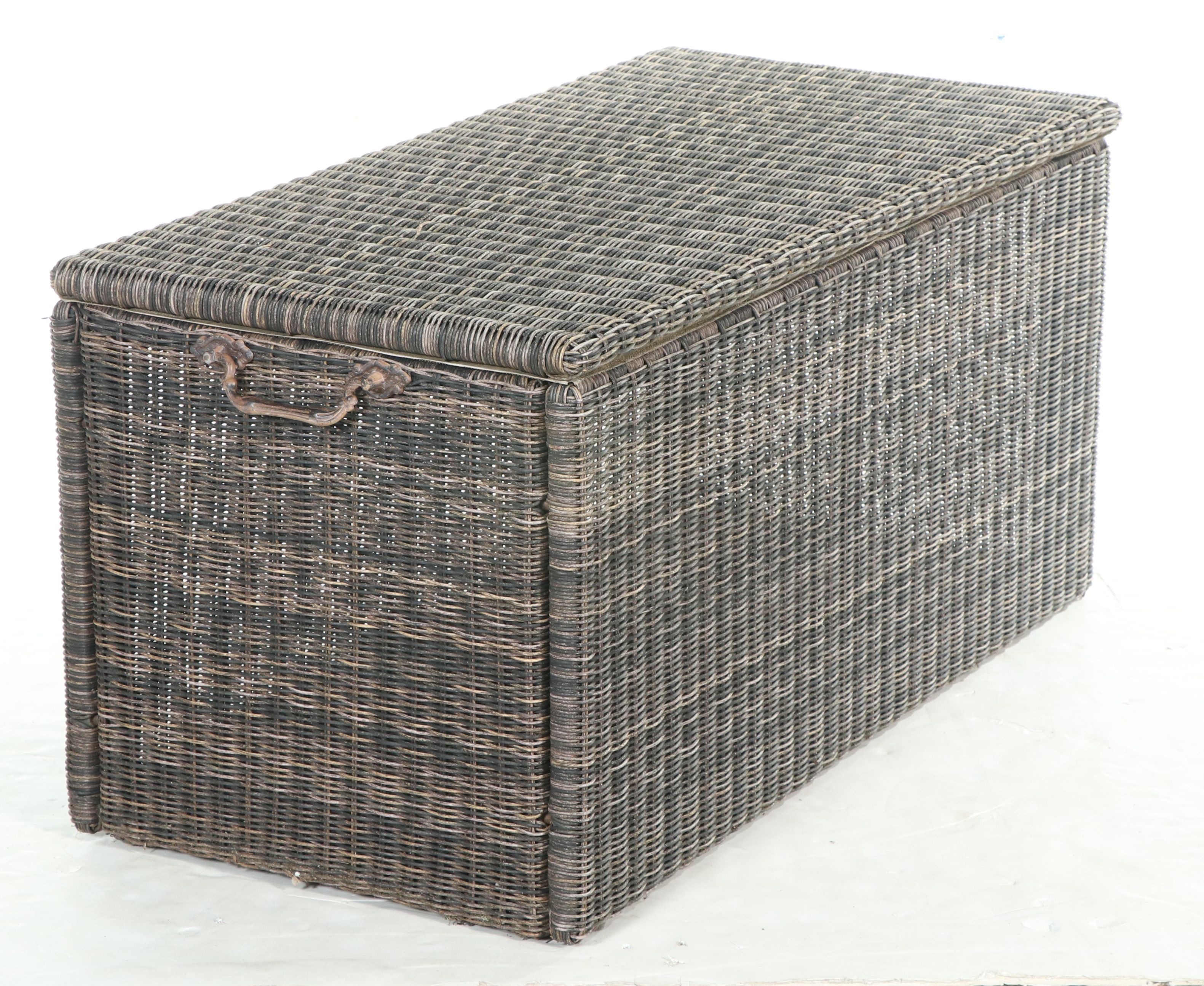 Wicker Lift-Lid Deck Box