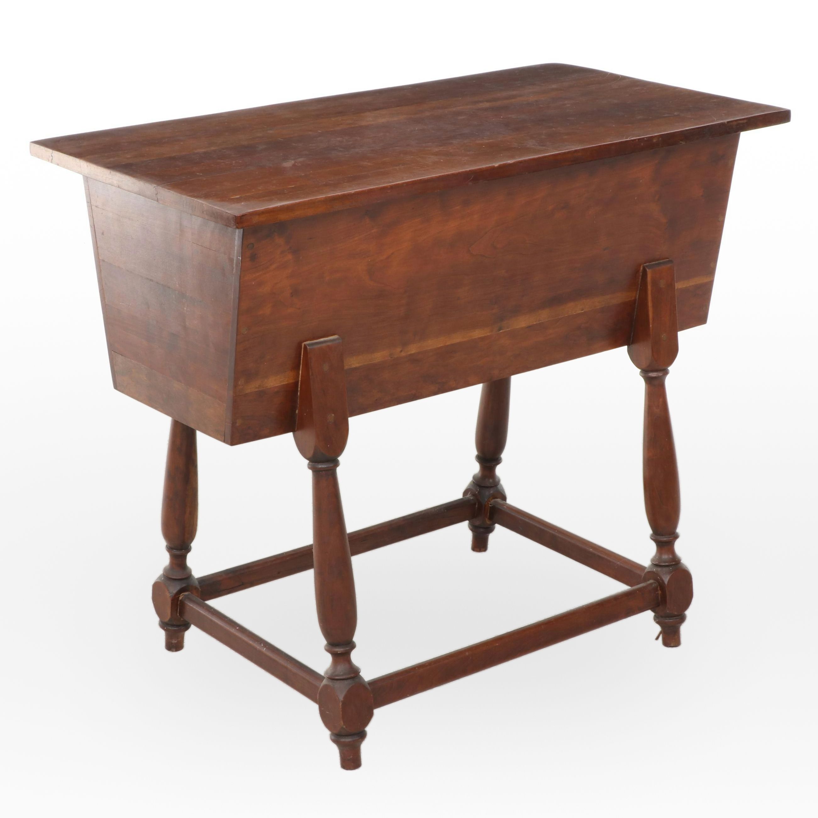 American Colonial Style Dough-Box-Form Table, 20th Century