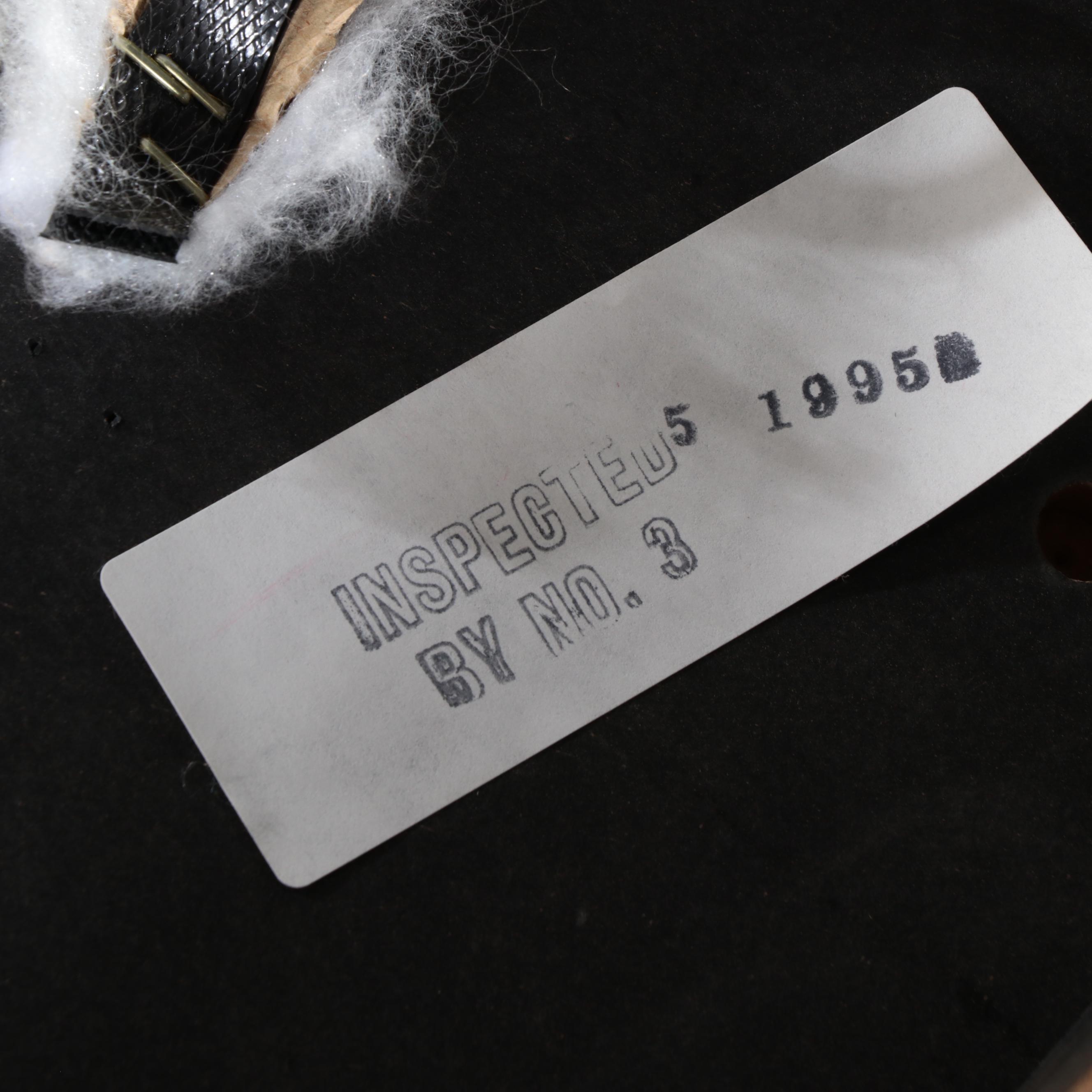 Universal Furniture Queen Anne Style Cherrywood Extending Dining Table