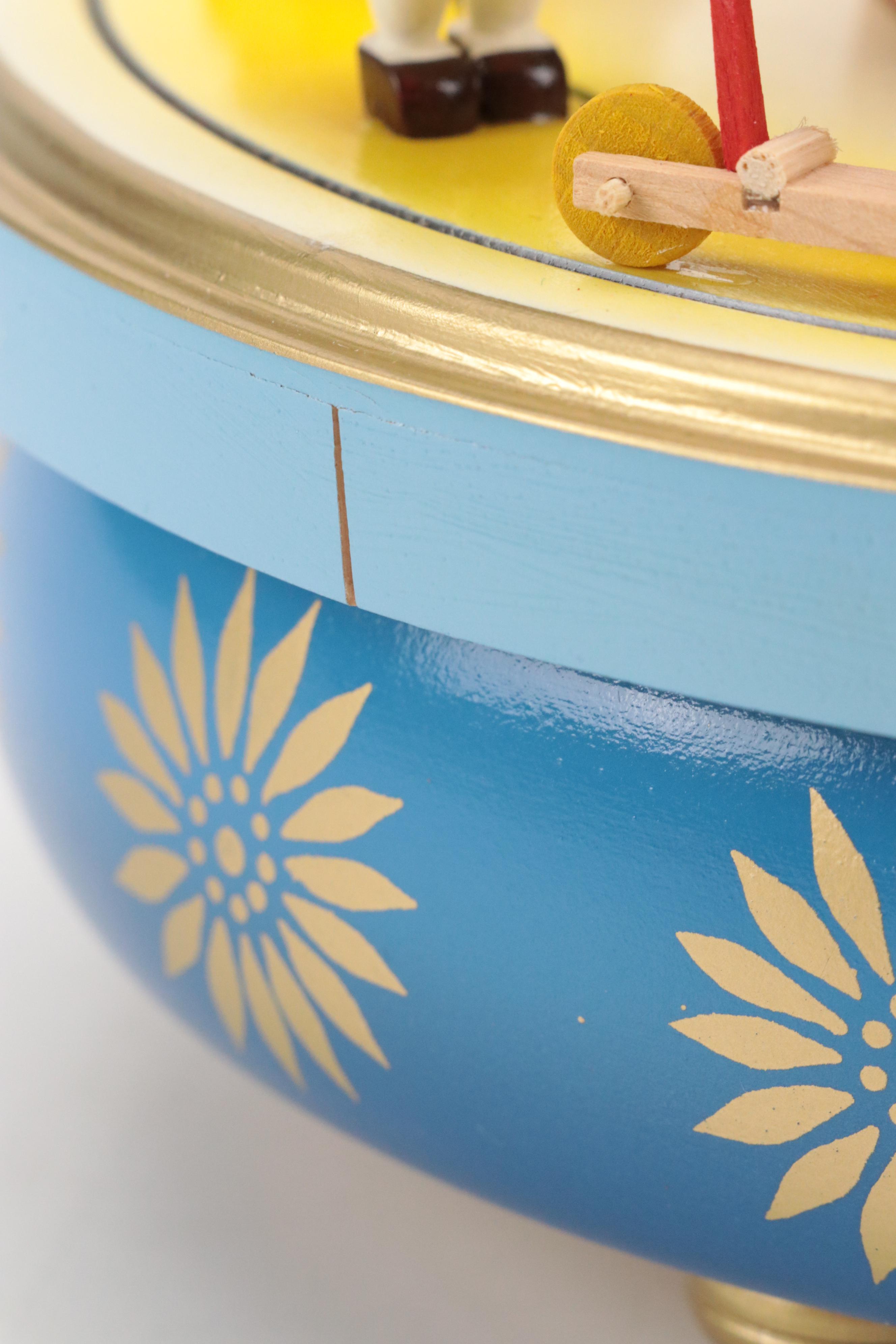 Steinbach Musical Wind-Up Christmas Tree