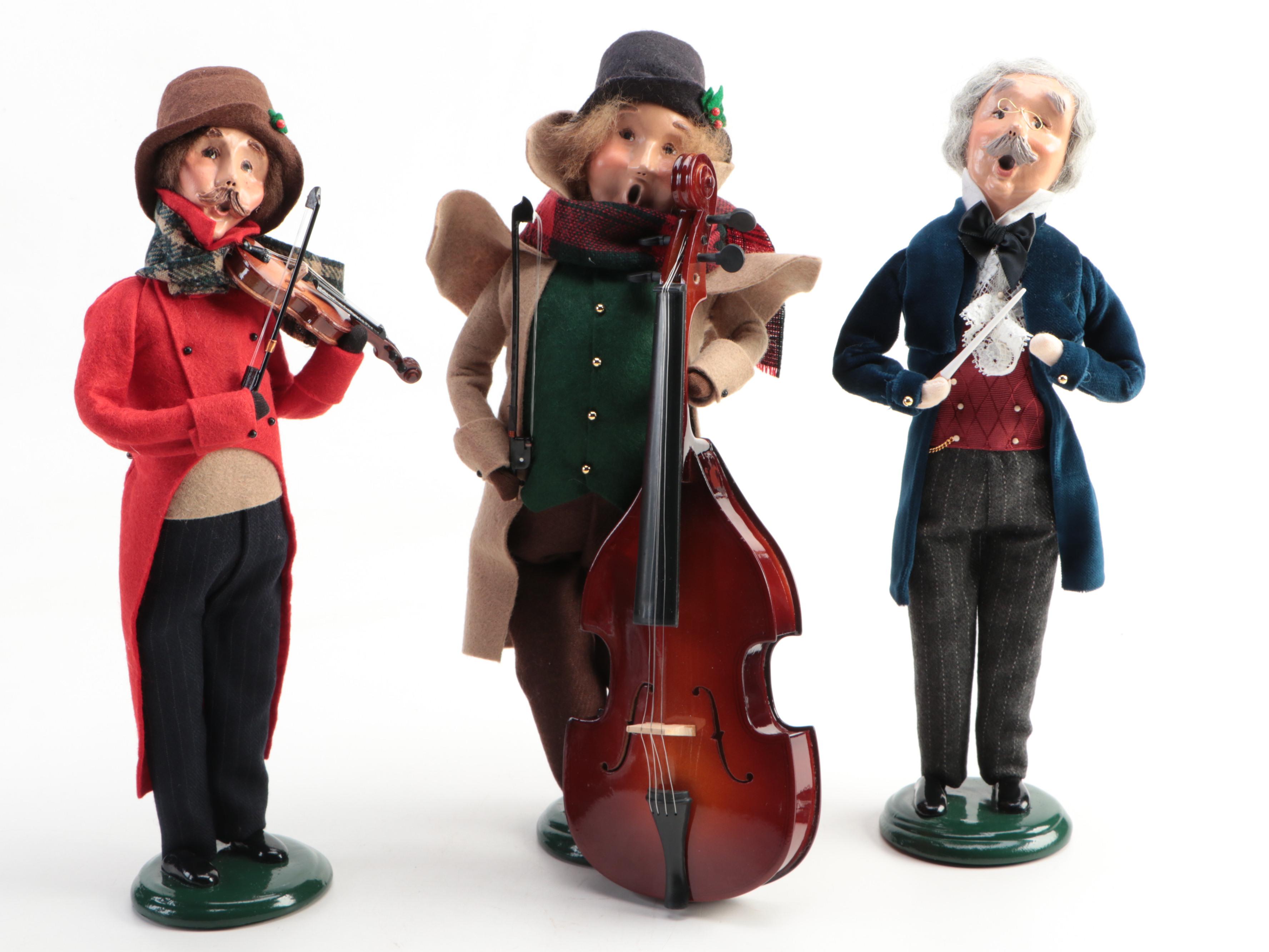 Byers' Choice "The Carolers" Figurines with Bay Window Figurine