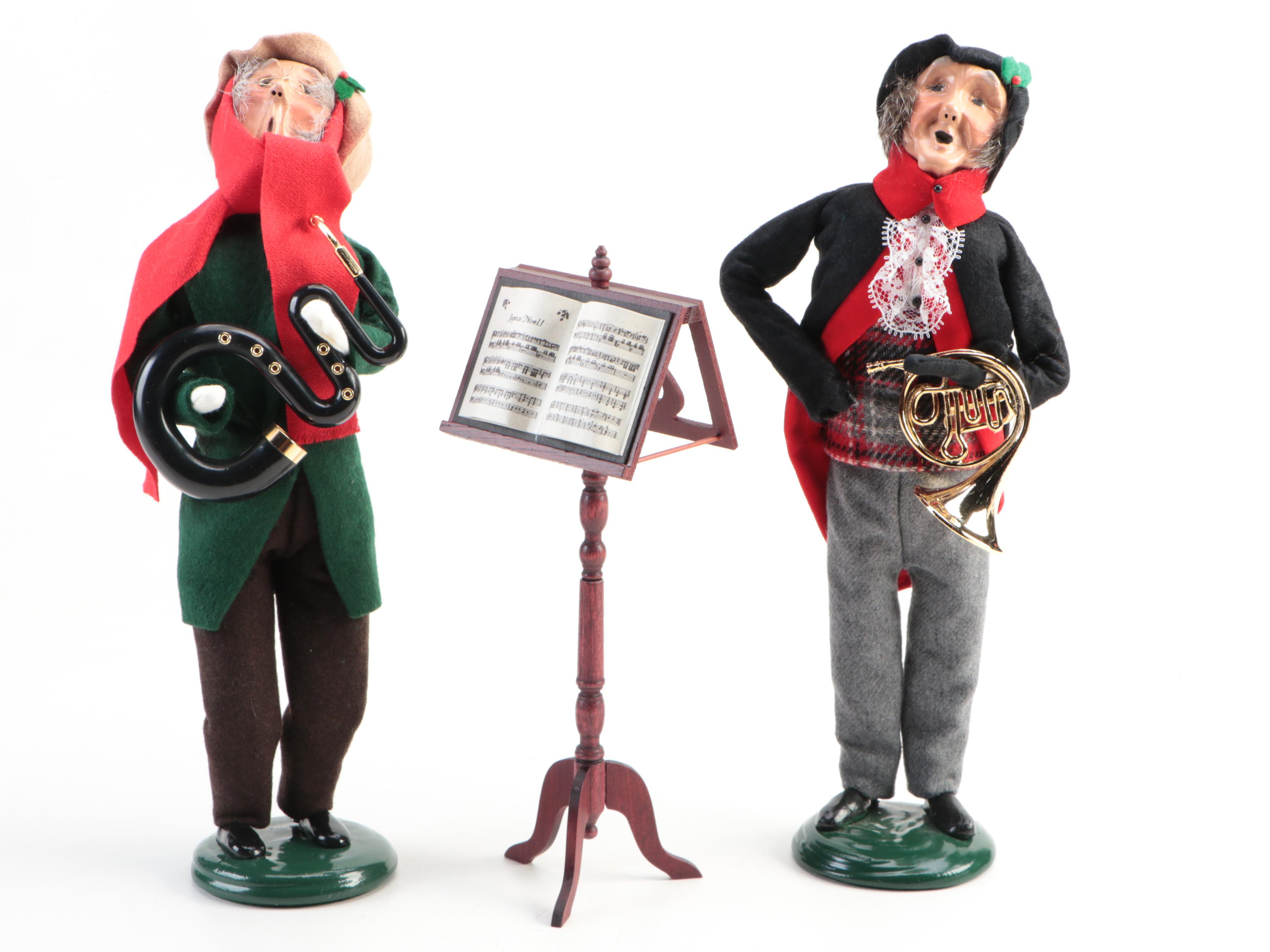 Byers' Choice "The Carolers" Figurines with Bay Window Figurine