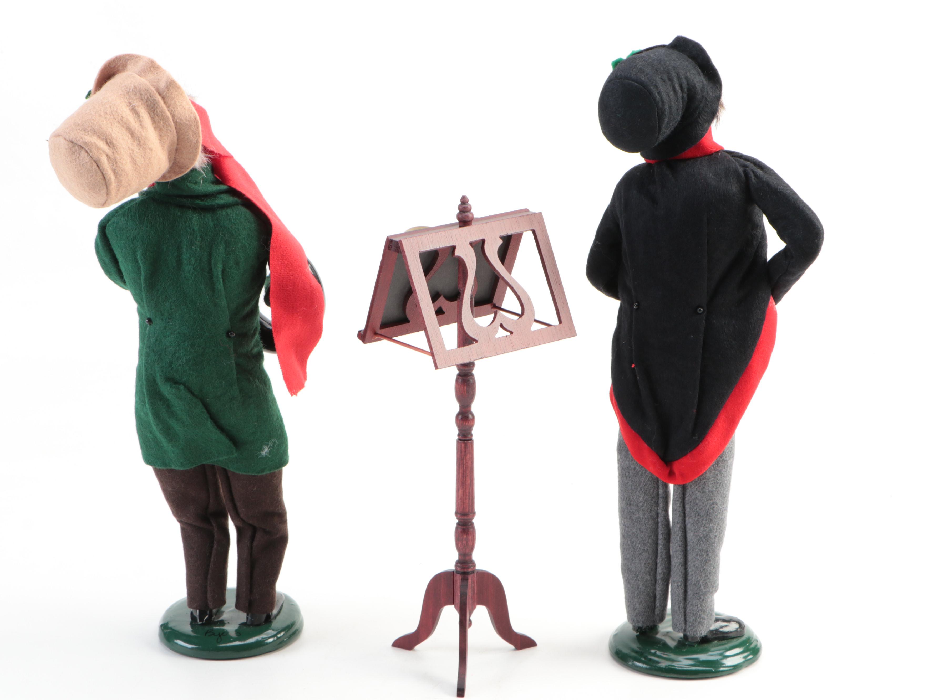 Byers' Choice "The Carolers" Figurines with Bay Window Figurine