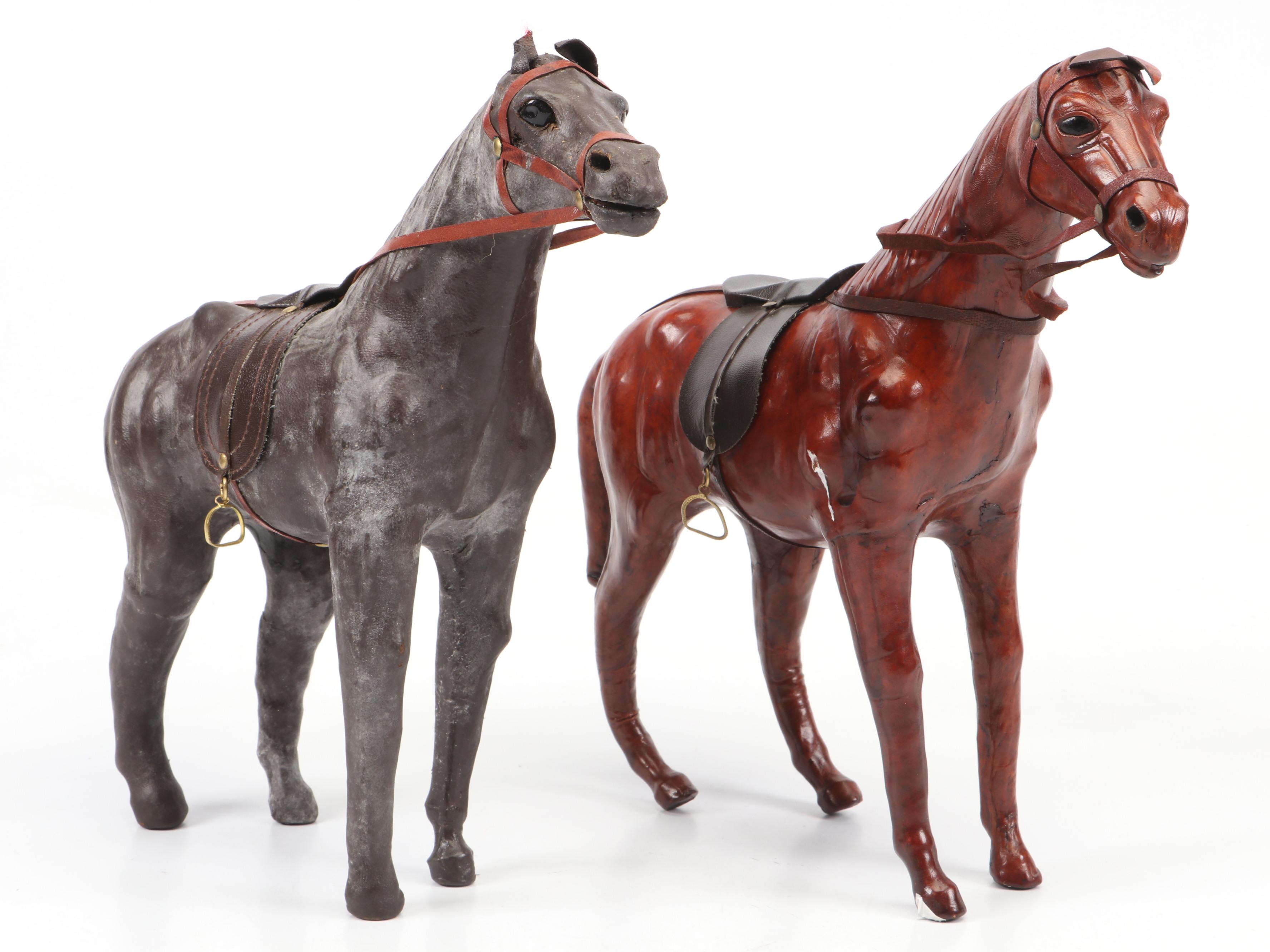 Byers' Choice "The Carolers" Figurines w/ Model Coach and Leather-Wrapped Horses