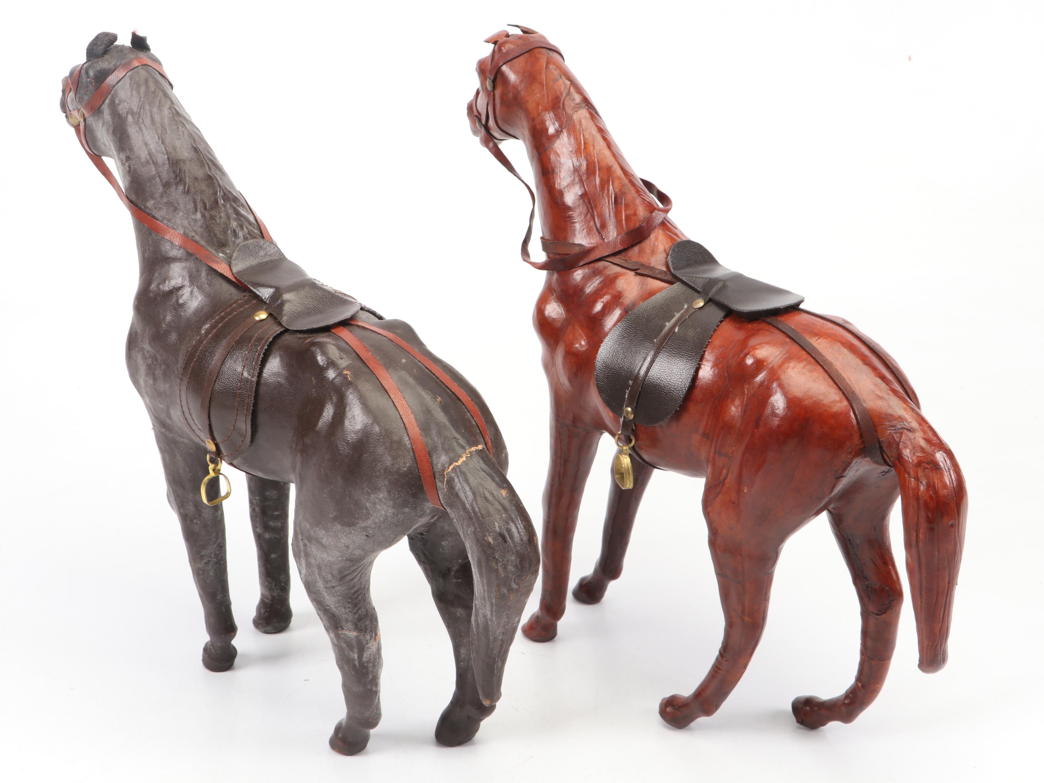 Byers' Choice "The Carolers" Figurines w/ Model Coach and Leather-Wrapped Horses
