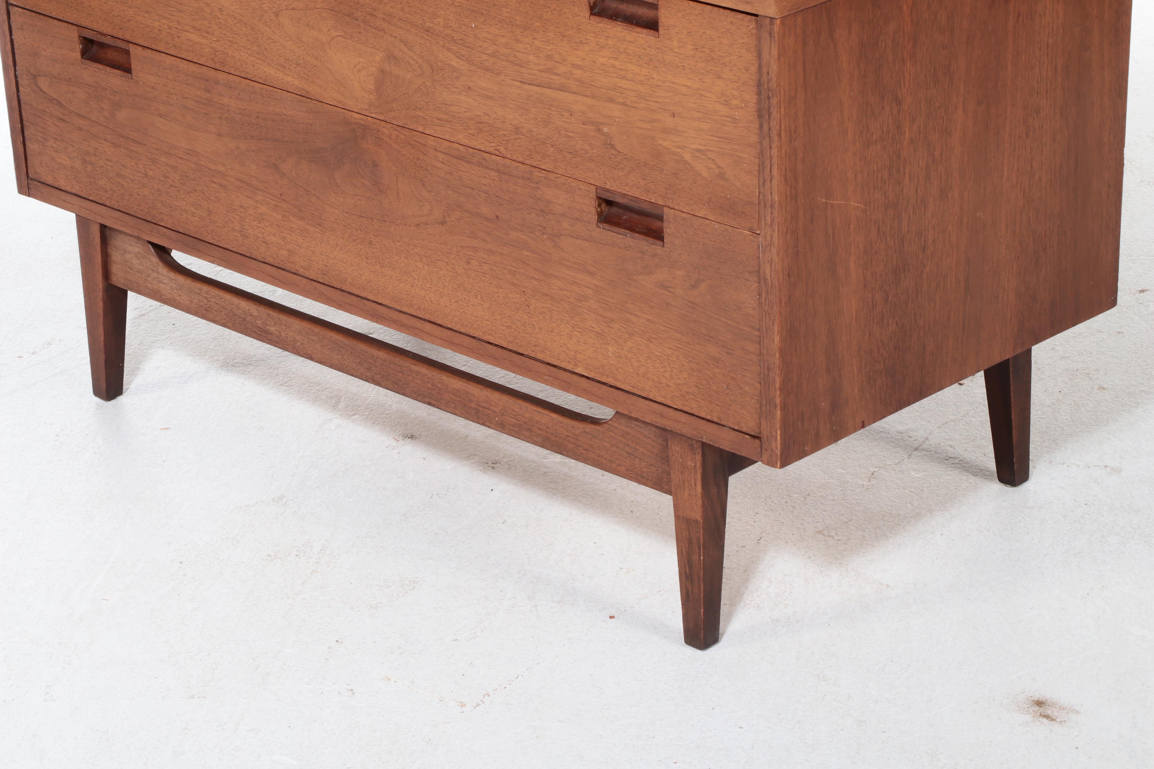 American of Martinsville Mid Century Modern Walnut Five-Drawer Chest