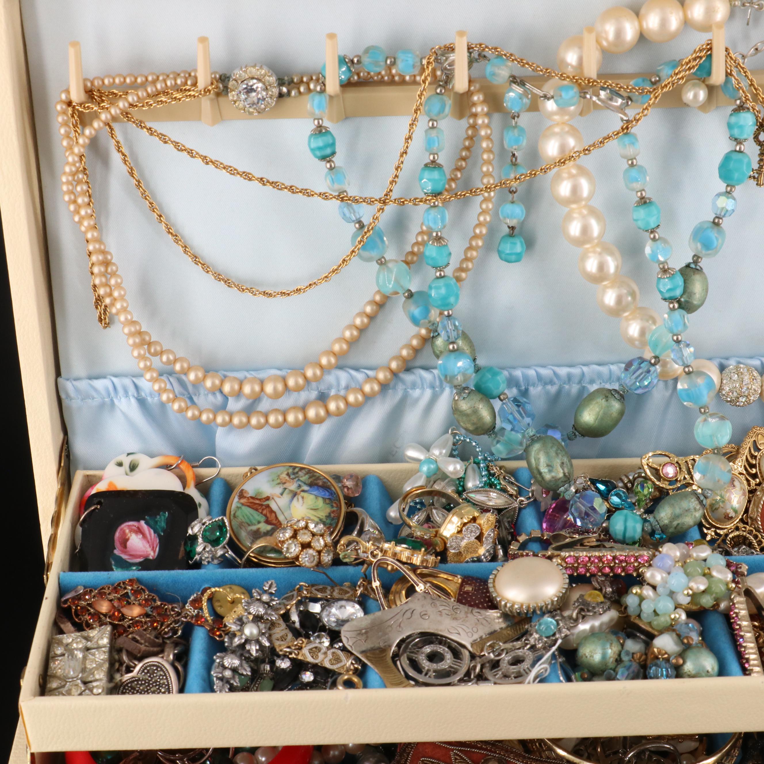 Uncommon Discoveries: Jewelry Collection