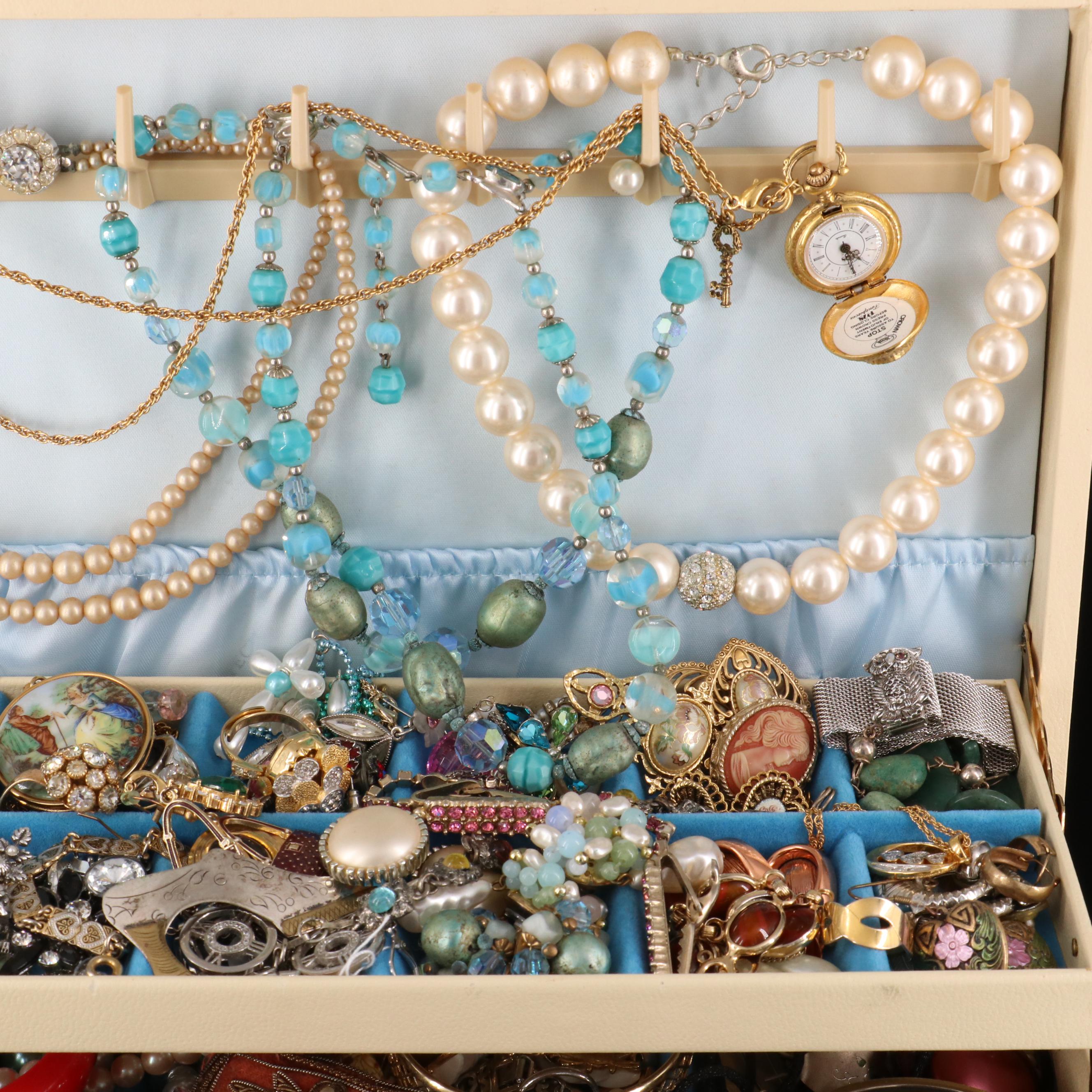 Uncommon Discoveries: Jewelry Collection