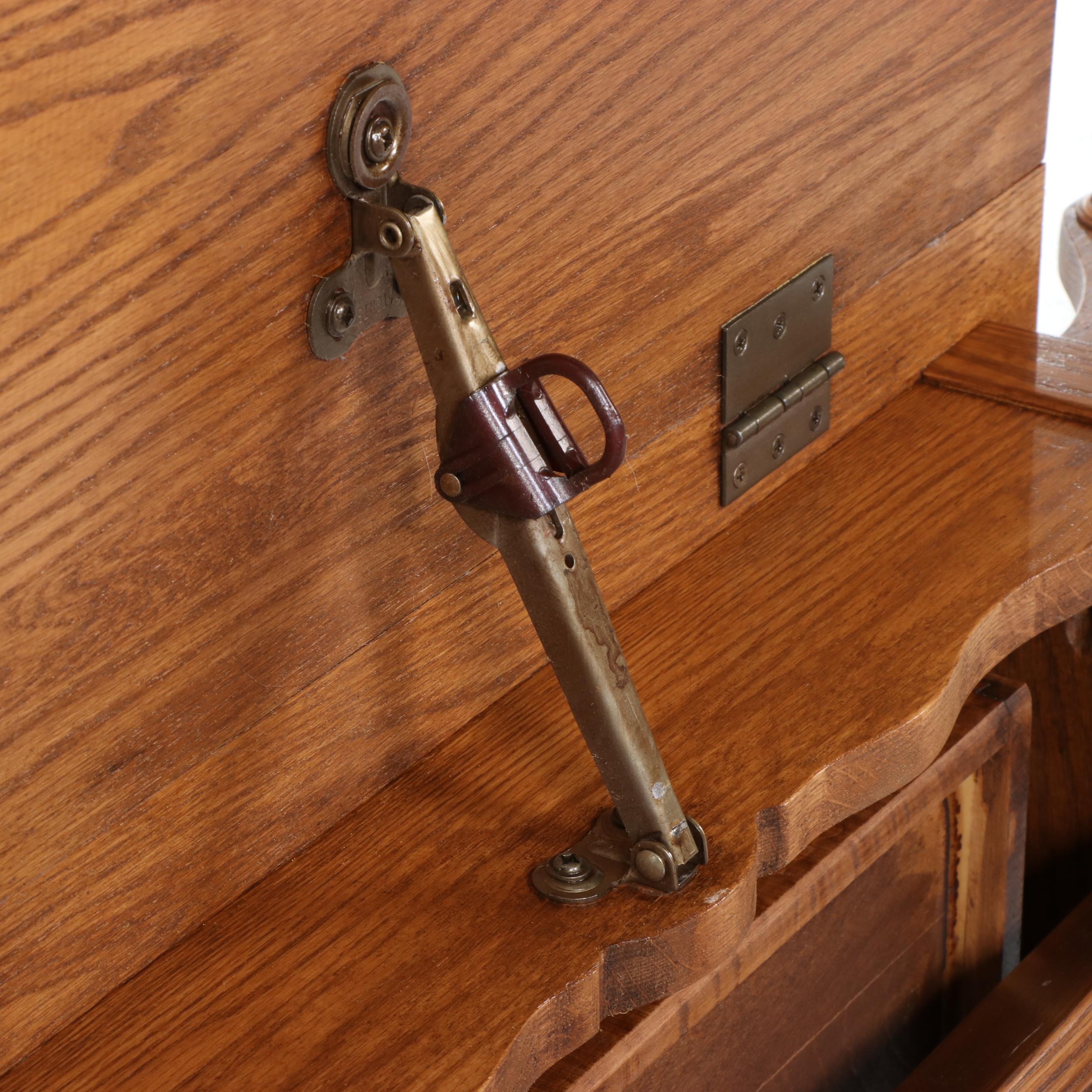 Mohawk Furniture Oak Drop-Leaf Tea Cart, Late 20th Century