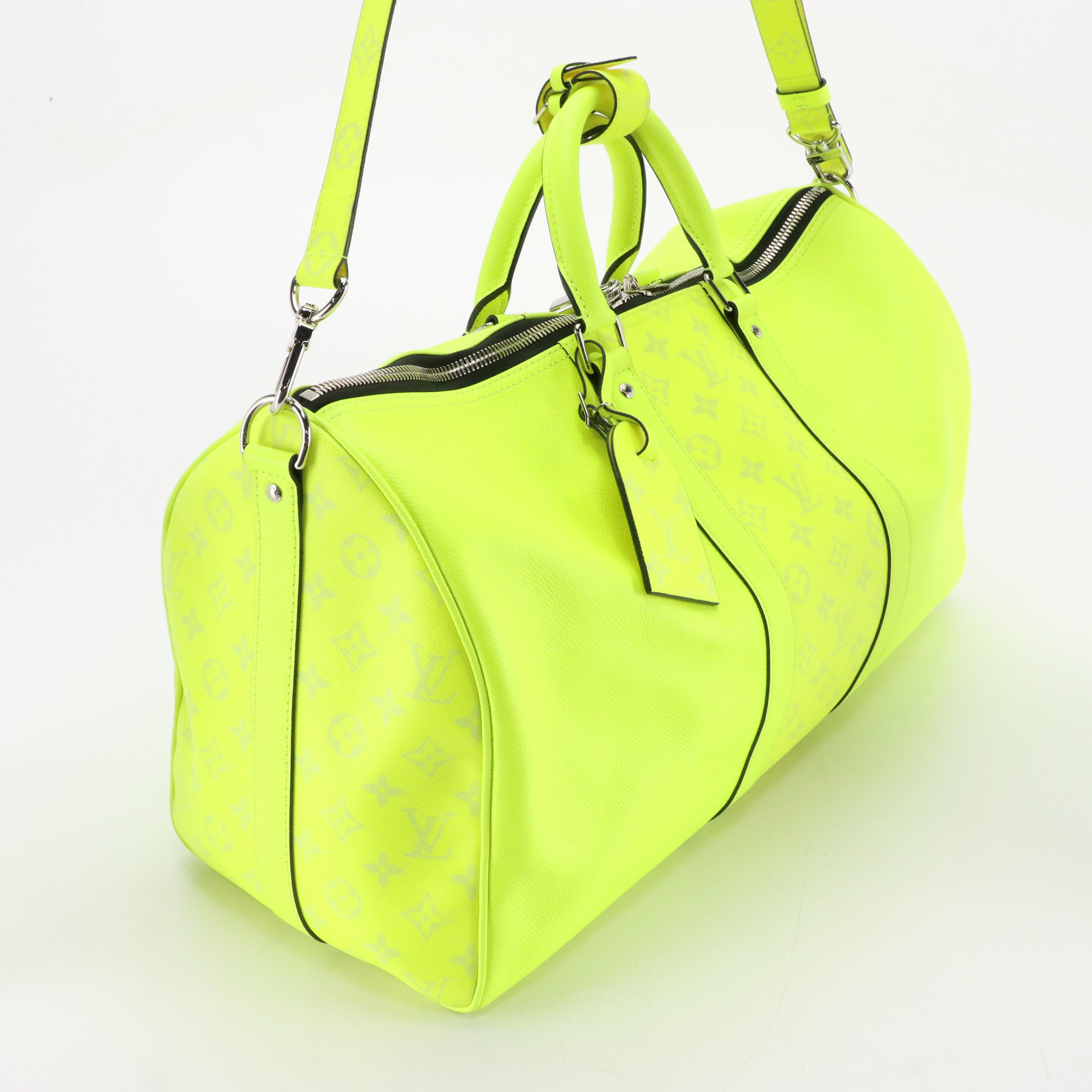Louis Vuitton Keepall Bandoulière 50 in Neon Taïgarama Leather and Model Kodiak