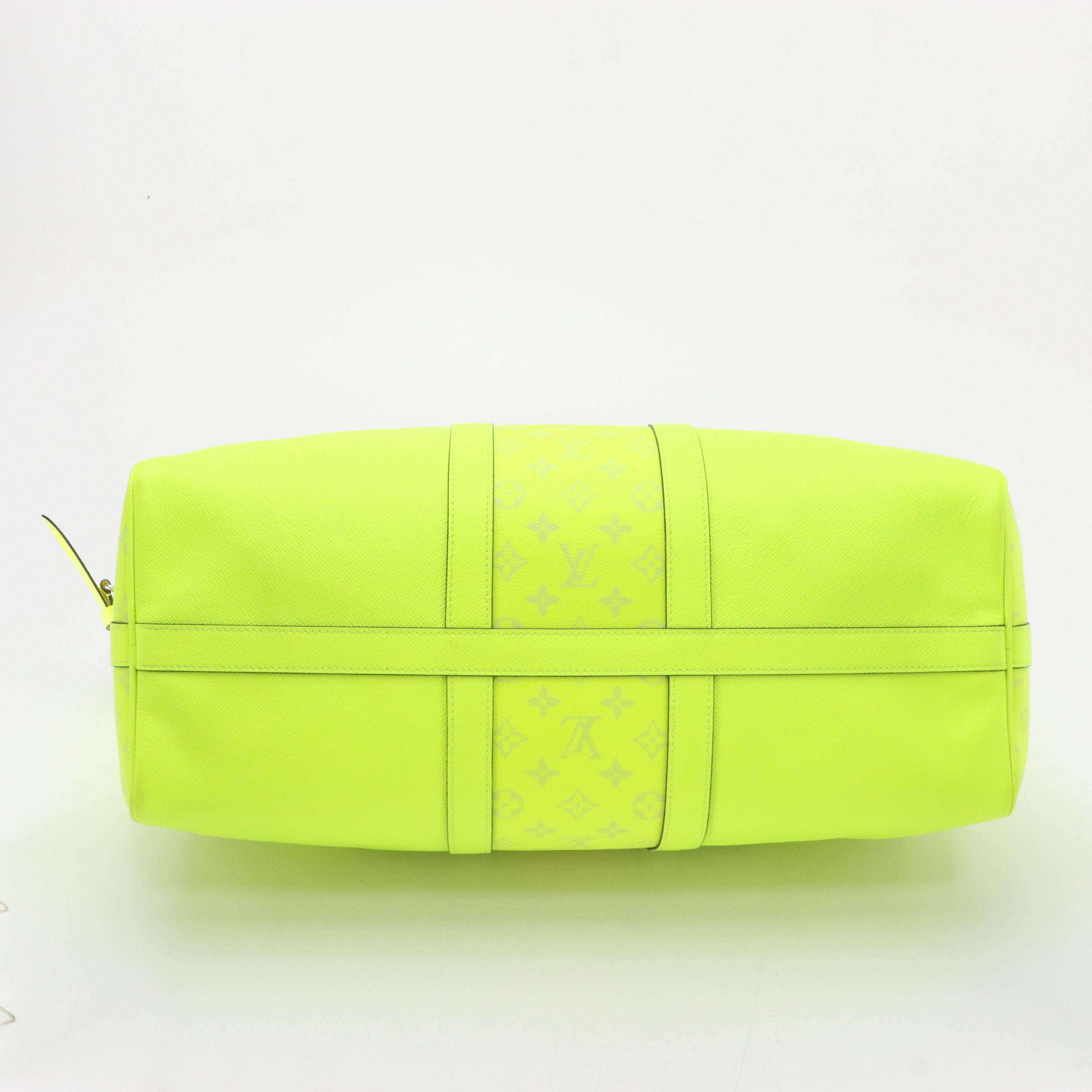 Louis Vuitton Keepall Bandoulière 50 in Neon Taïgarama Leather and Model Kodiak