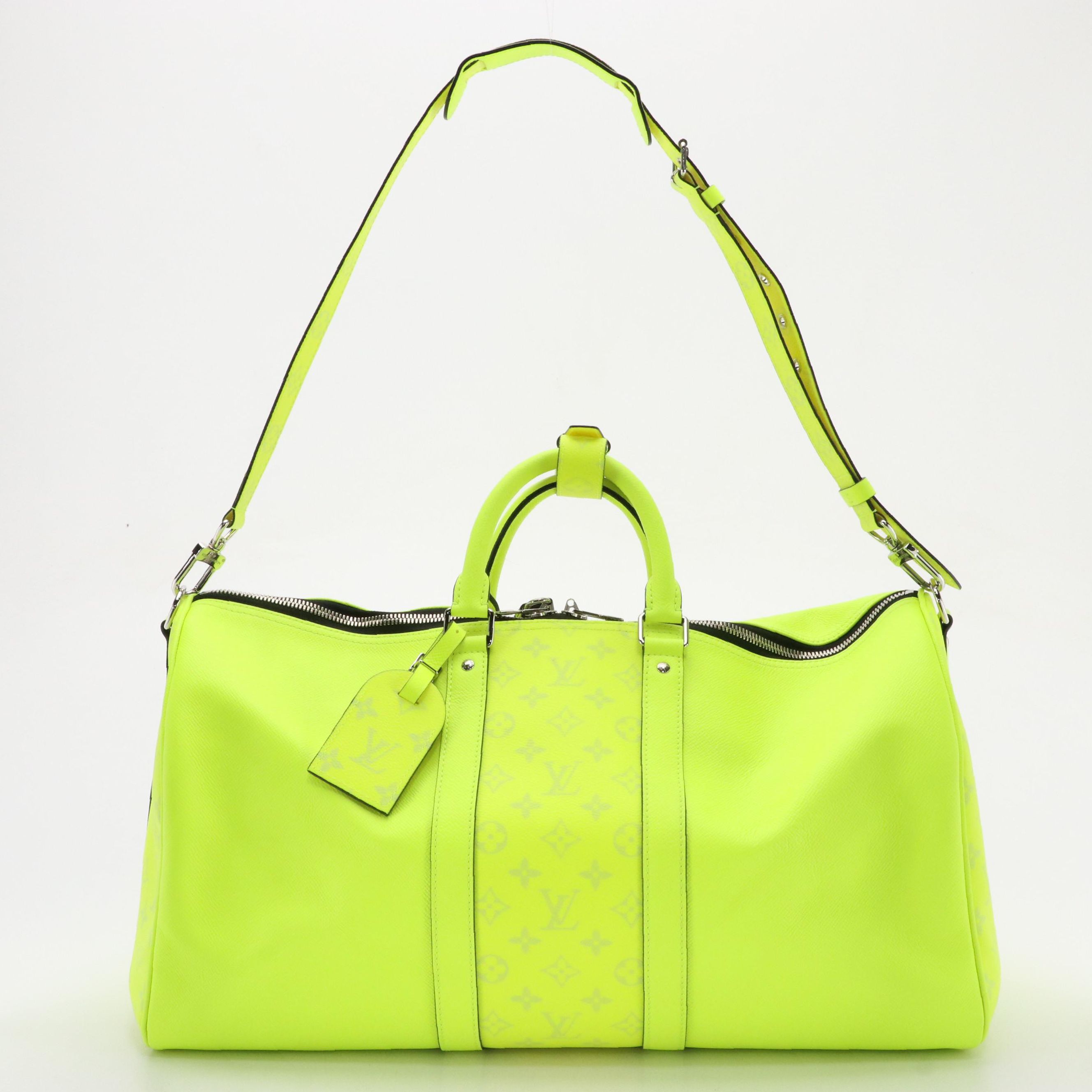 Louis Vuitton Keepall Bandoulière 50 in Neon Taïgarama Leather and Model Kodiak
