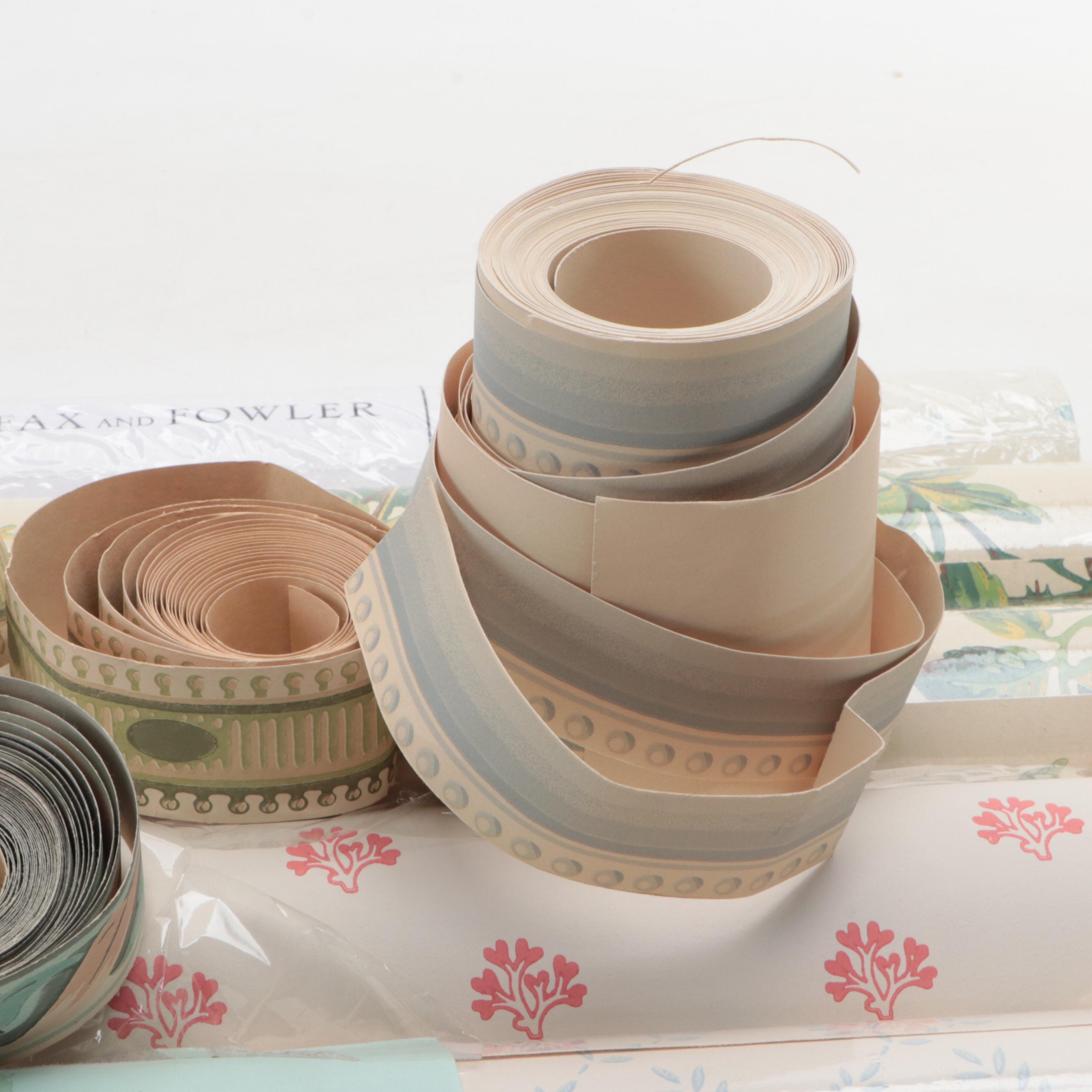 Colefax and Fowler Spongeable Wallpaper and Plain Border with More