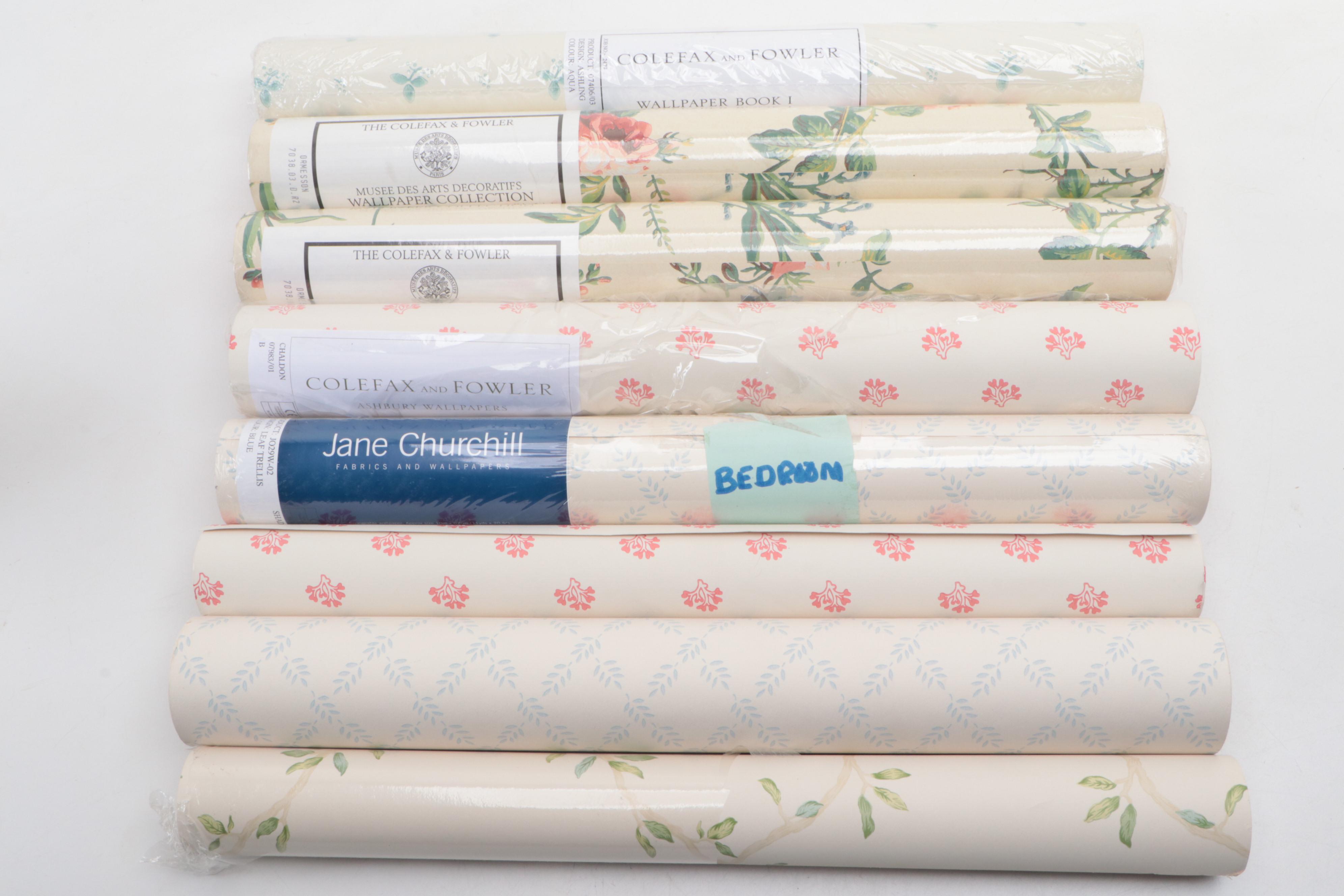 Colefax and Fowler Spongeable Wallpaper and Plain Border with More