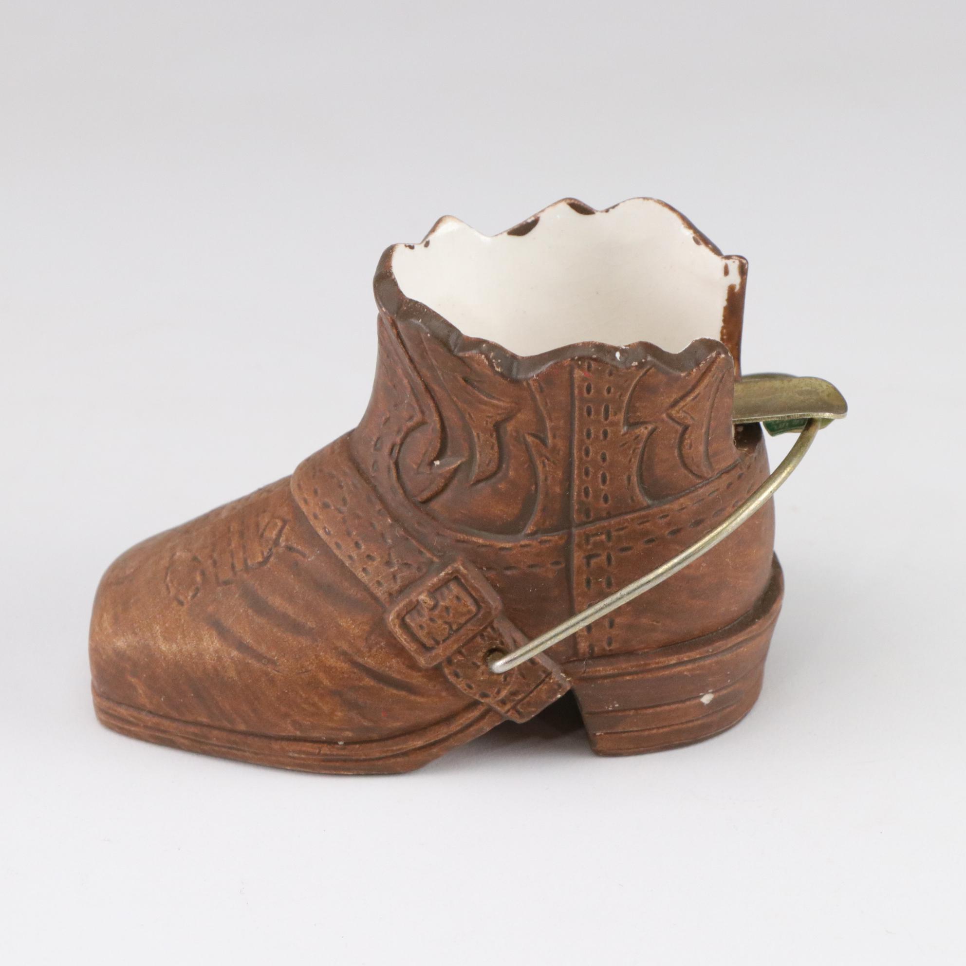 Lego Boot Spur Ashtray With Ceramic Souvenir Cowboy Hats