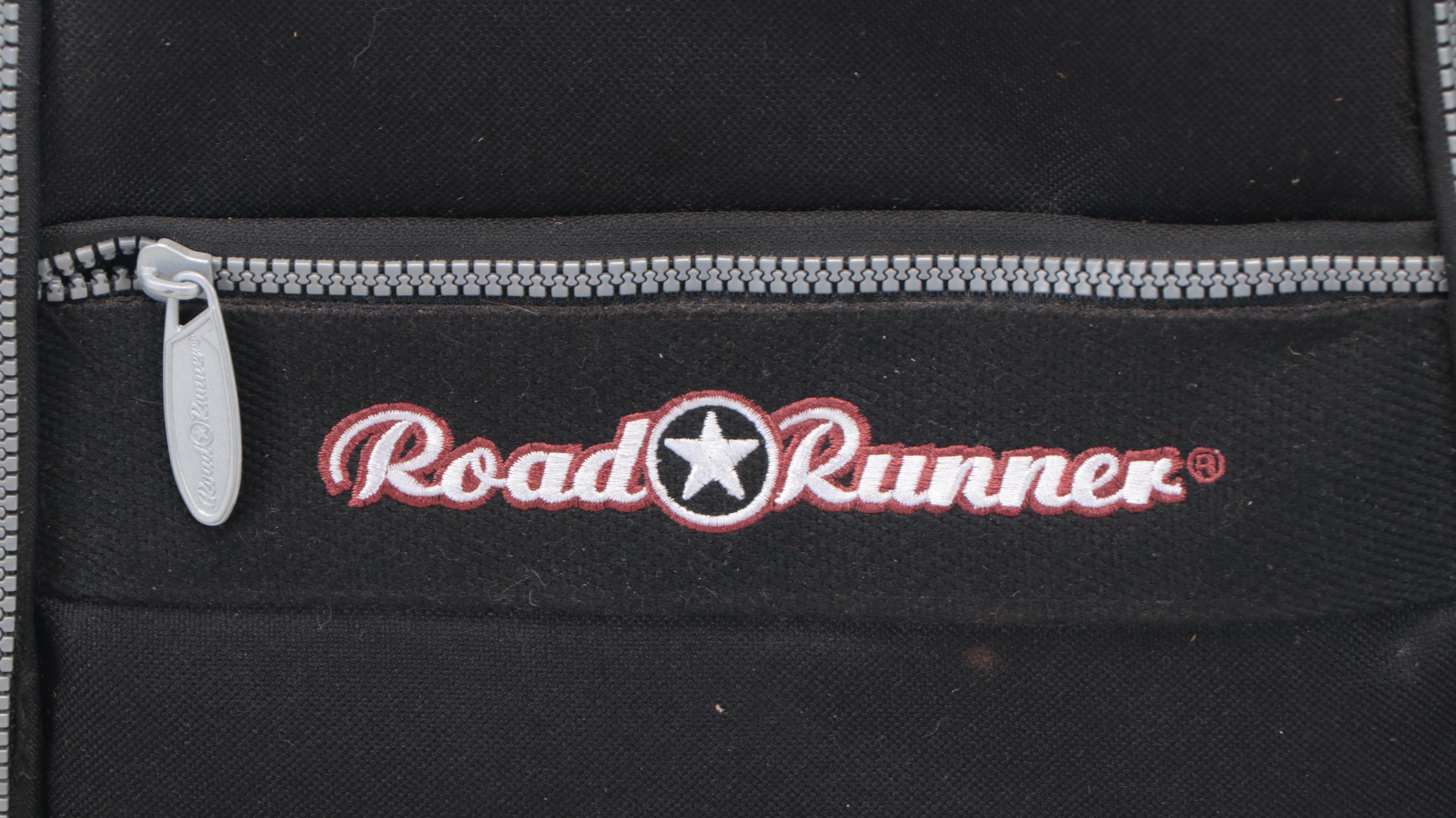 Washburn WI14 Electric Guitar in Black with Road Runner Soft Case