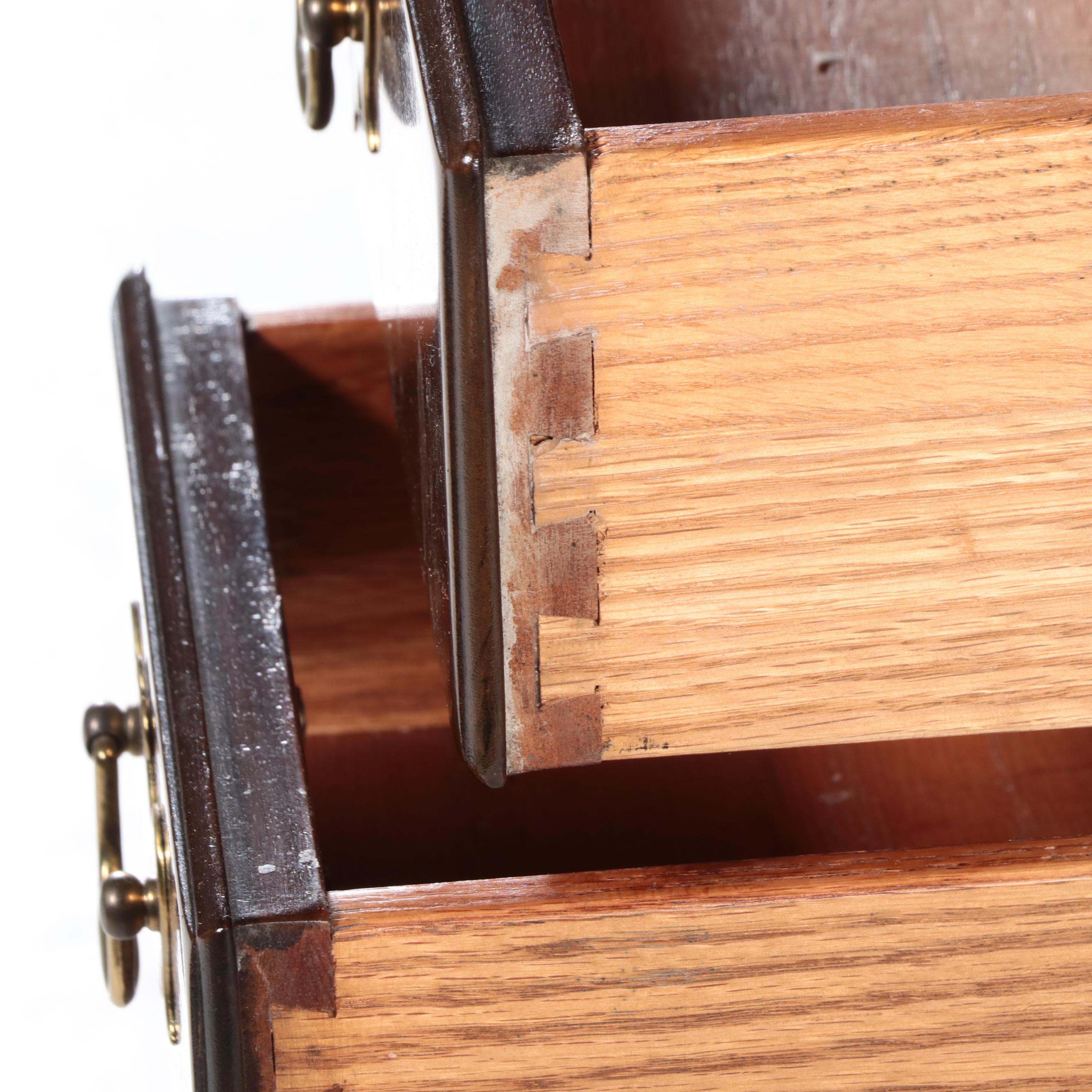 Historic Newport Reproduction Queen Anne Style Mahogany Dressing Table