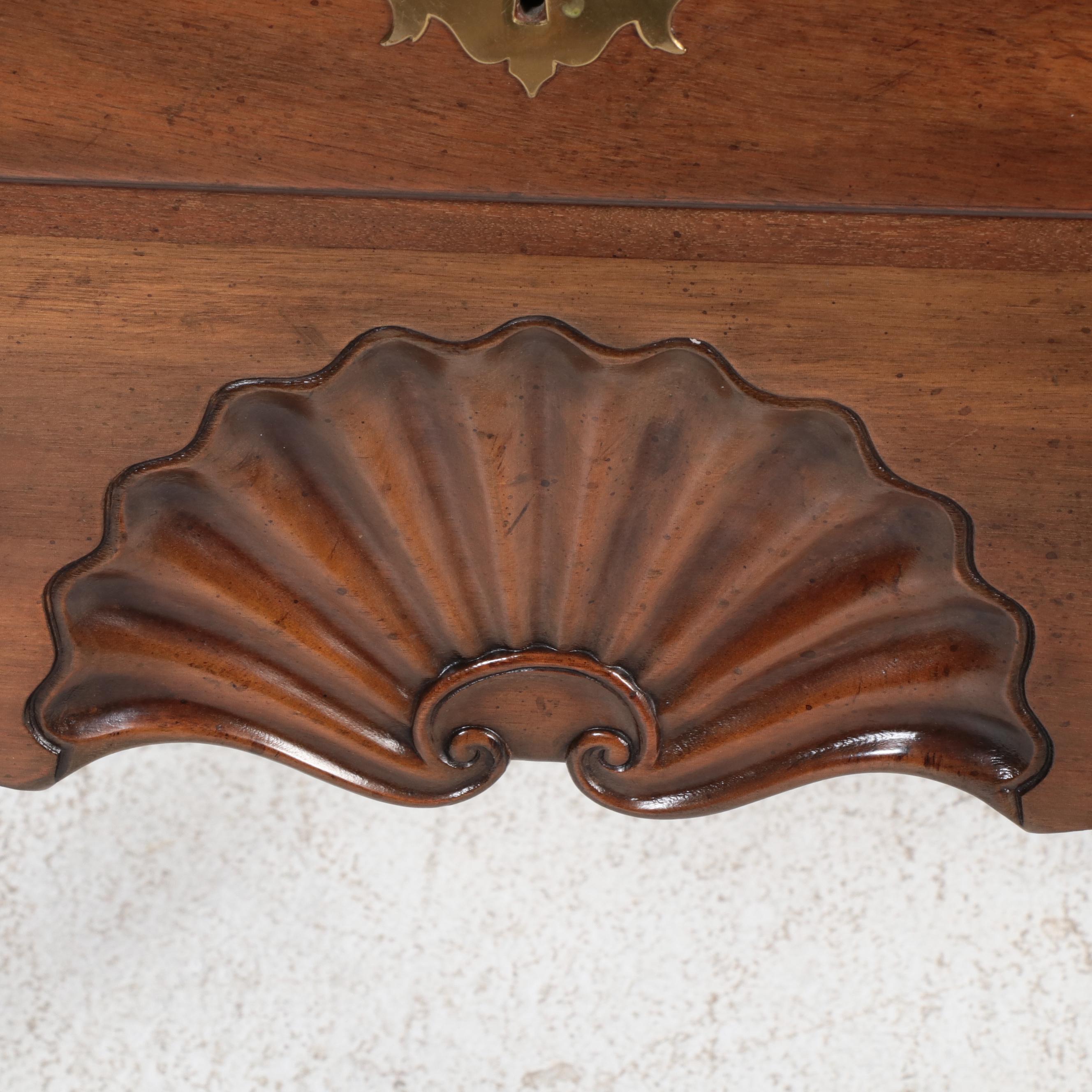 Historic Newport Reproduction Queen Anne Style Mahogany Dressing Table