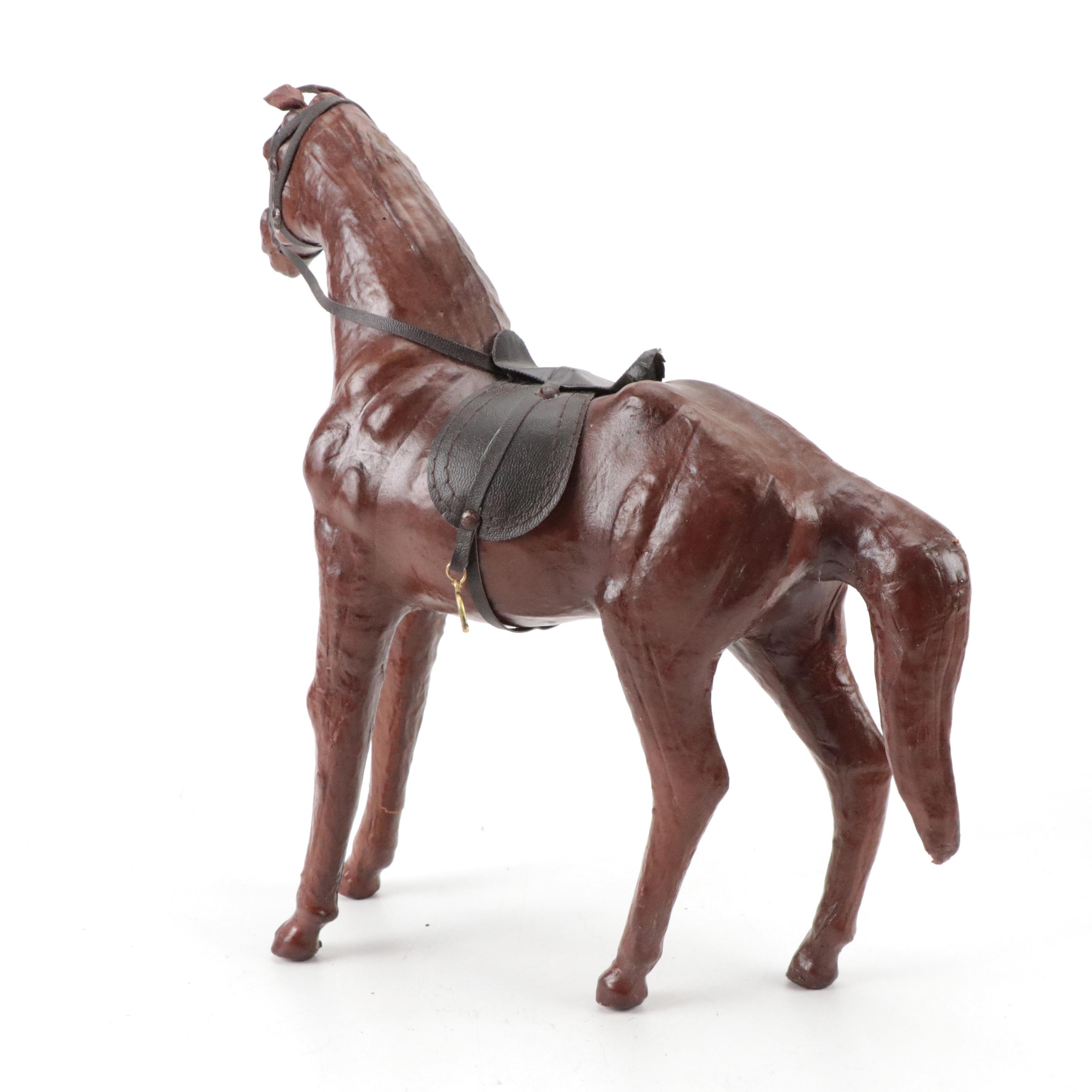 Byers' Choice Wood Carriage with Leather-Wrapped Horse Figurine
