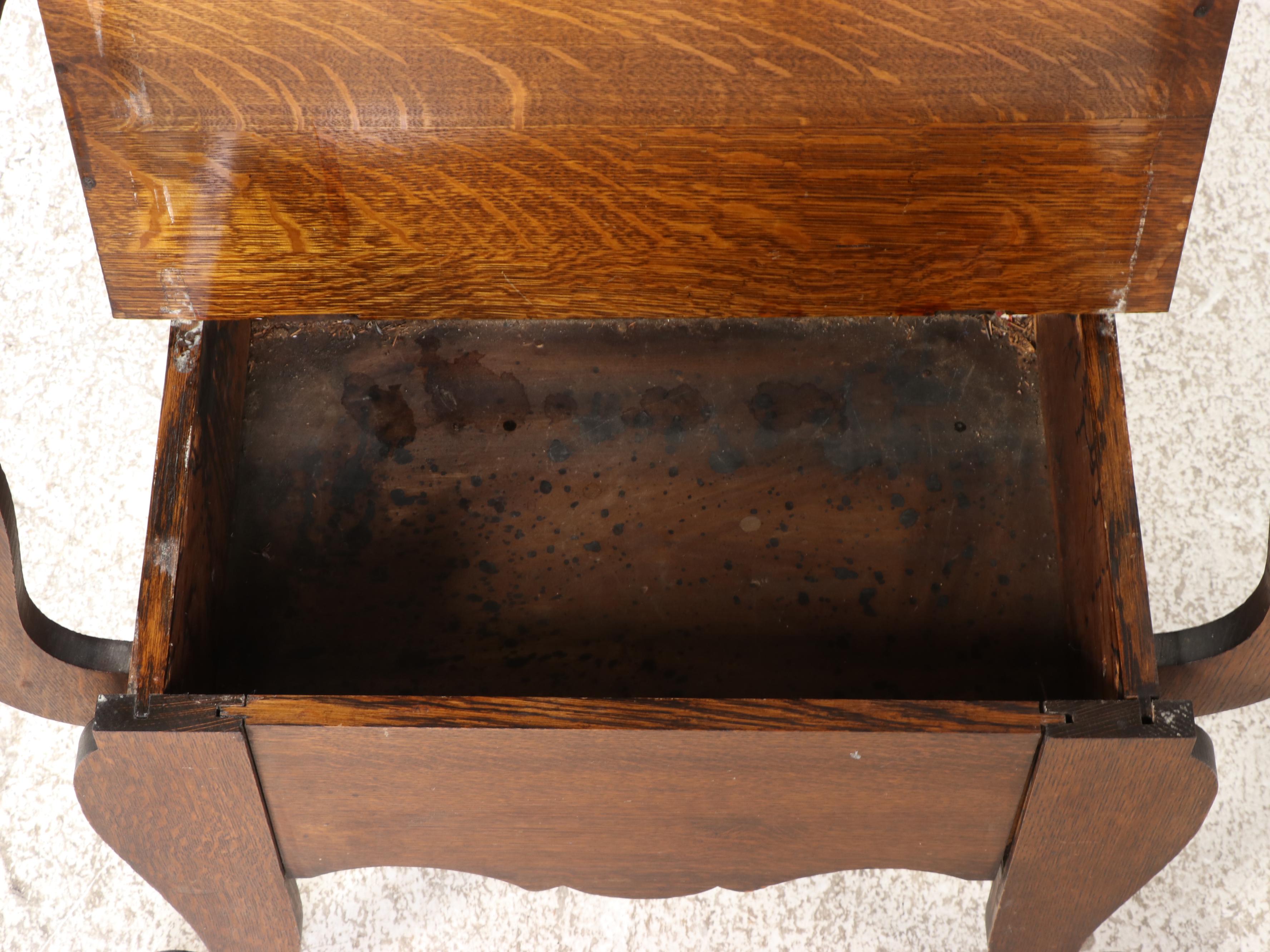 Late Victorian Carved Oak Hall Tree with Seat, Late 19th/ Early 20th Century