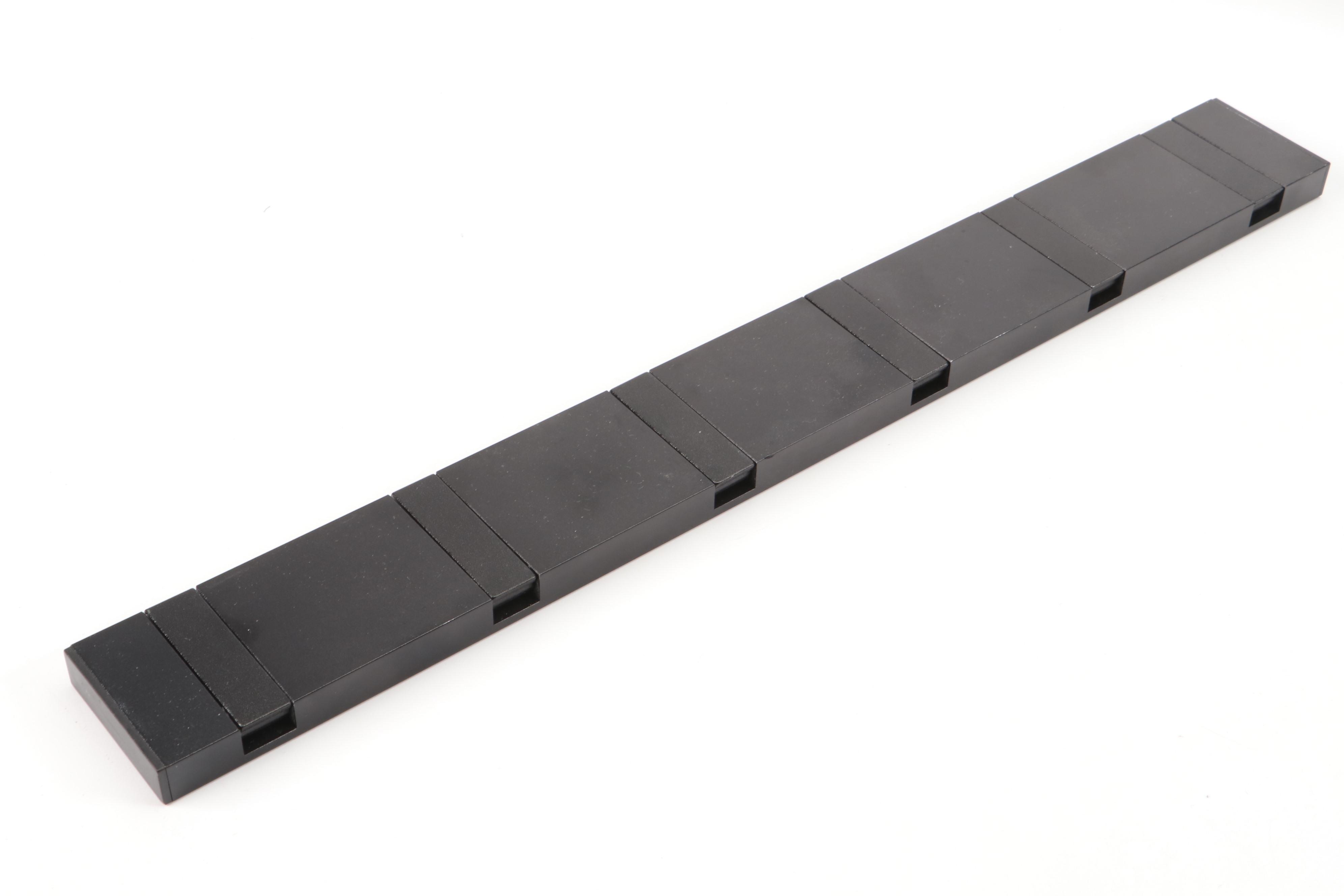 Bronze Finish Metal Toilet Paper Holder with More Bathroom Accessories